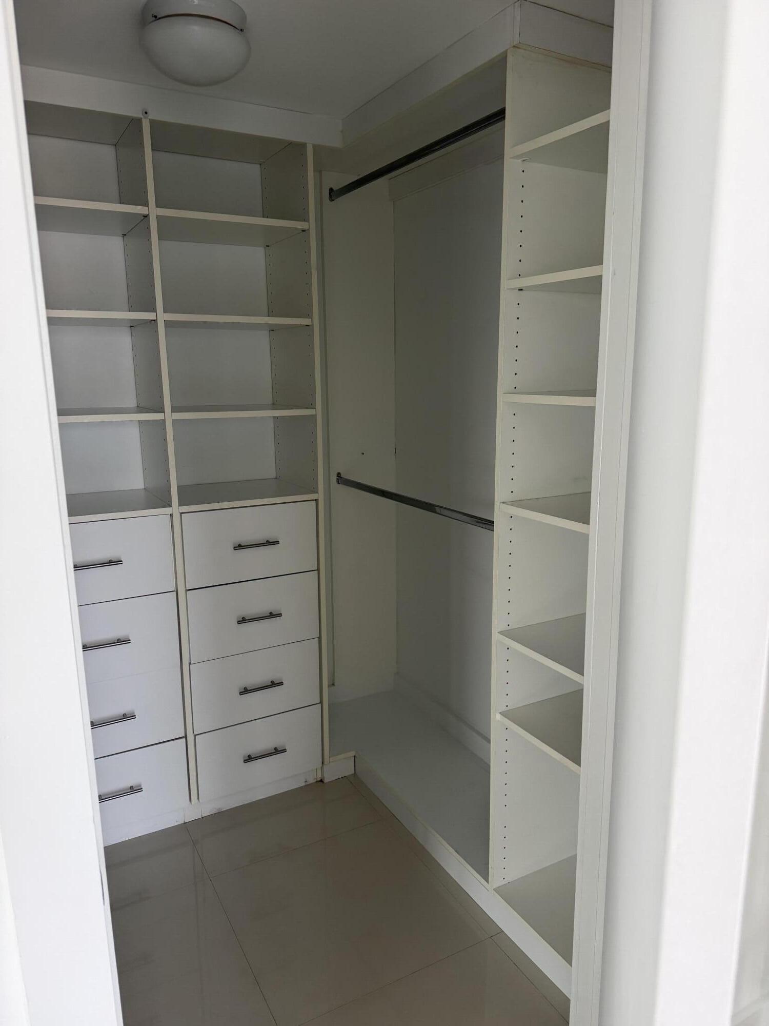 475 Brickell #4615 Miami, FL 33131
