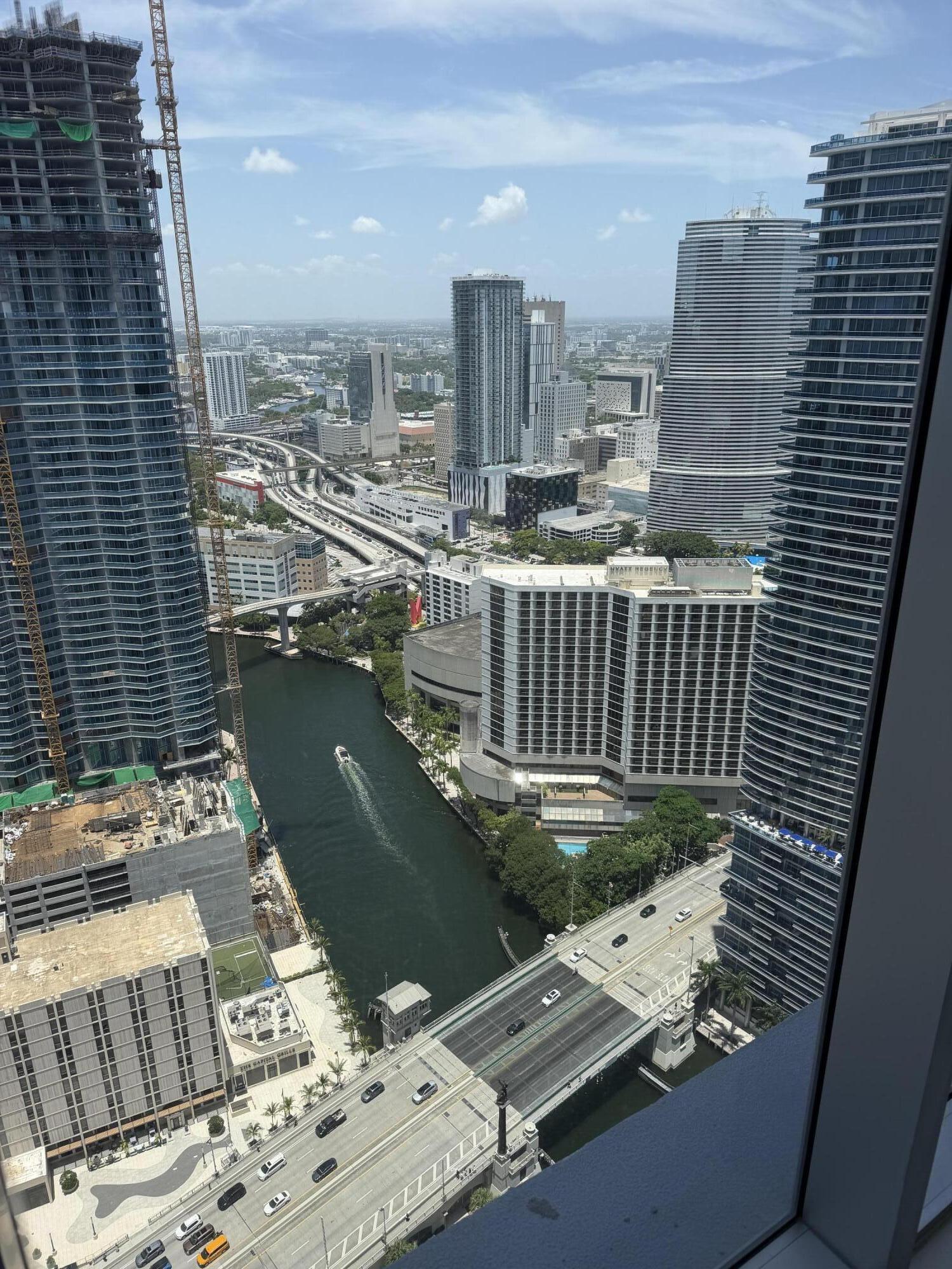 475 Brickell #4615 Miami, FL 33131