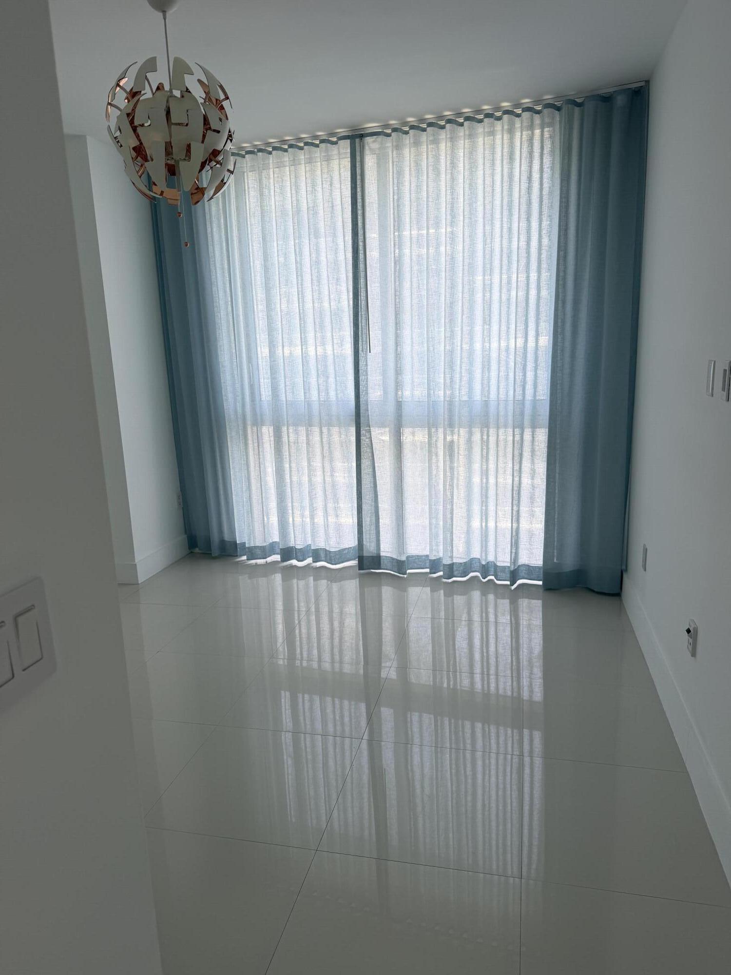 475 Brickell #4615 Miami, FL 33131