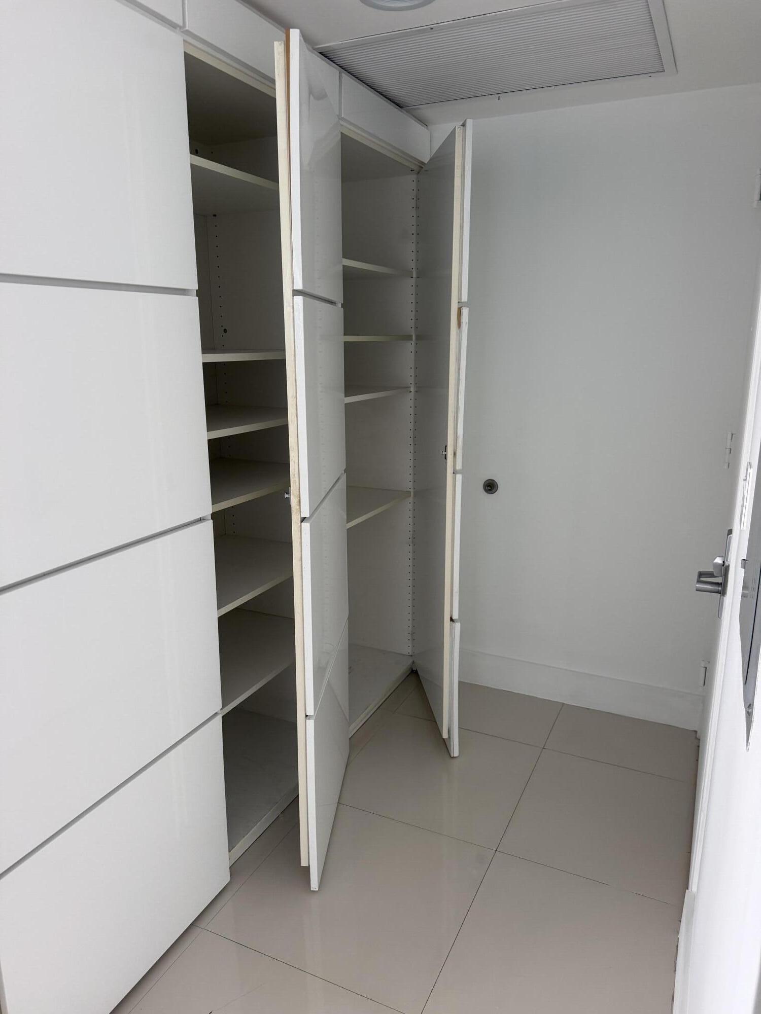 475 Brickell #4615 Miami, FL 33131