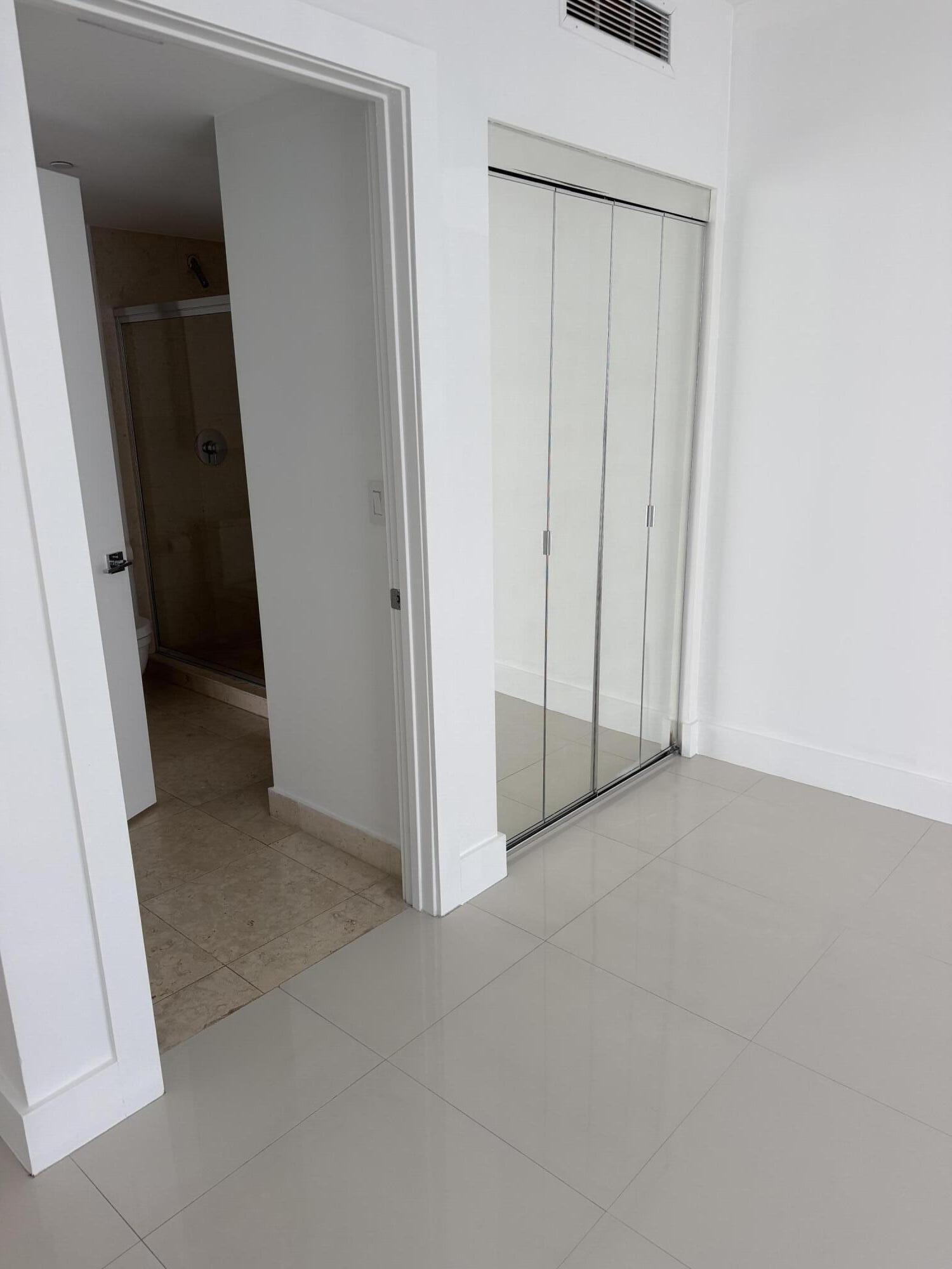 475 Brickell #4615 Miami, FL 33131
