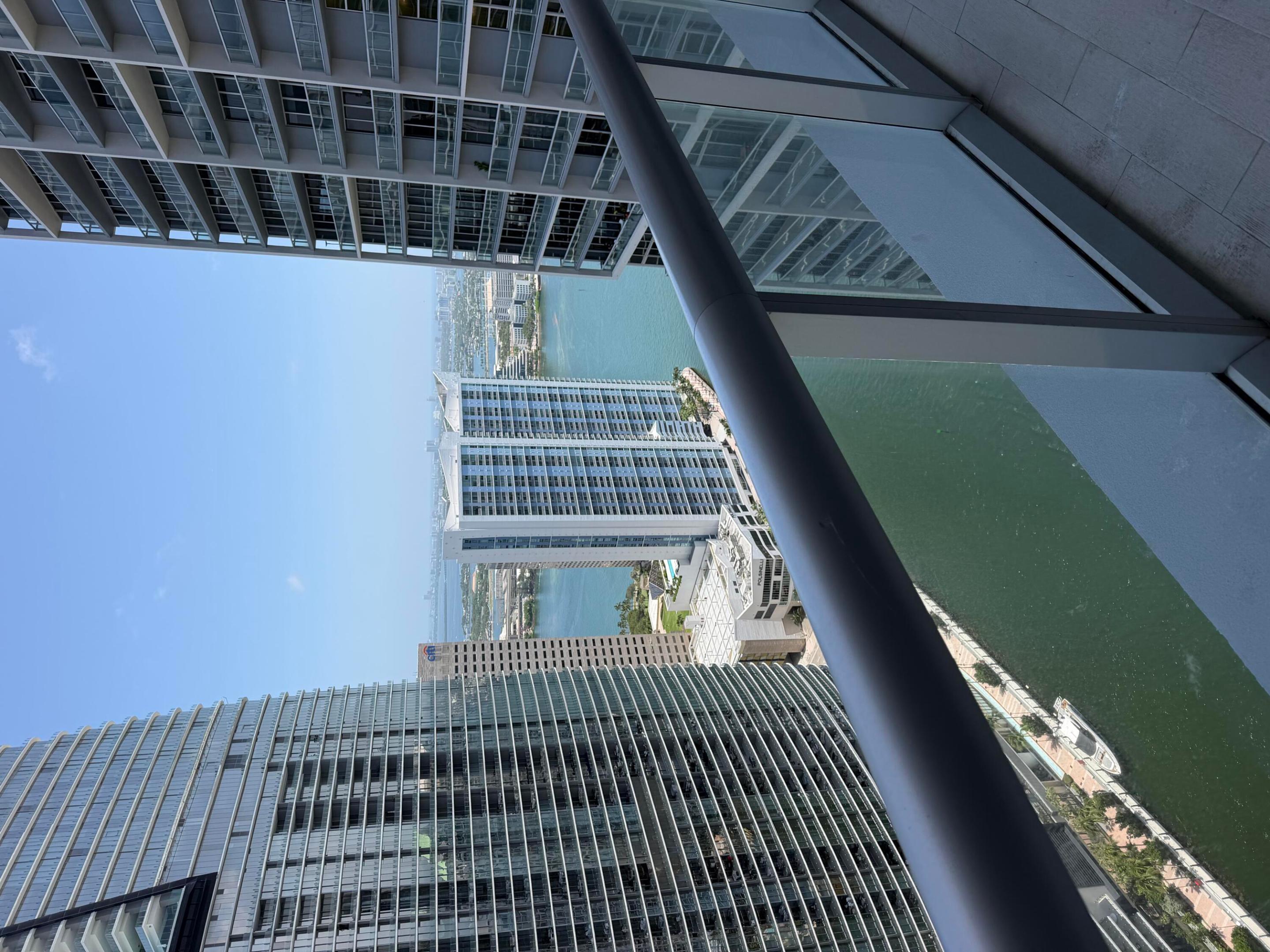 475 Brickell #4615 Miami, FL 33131