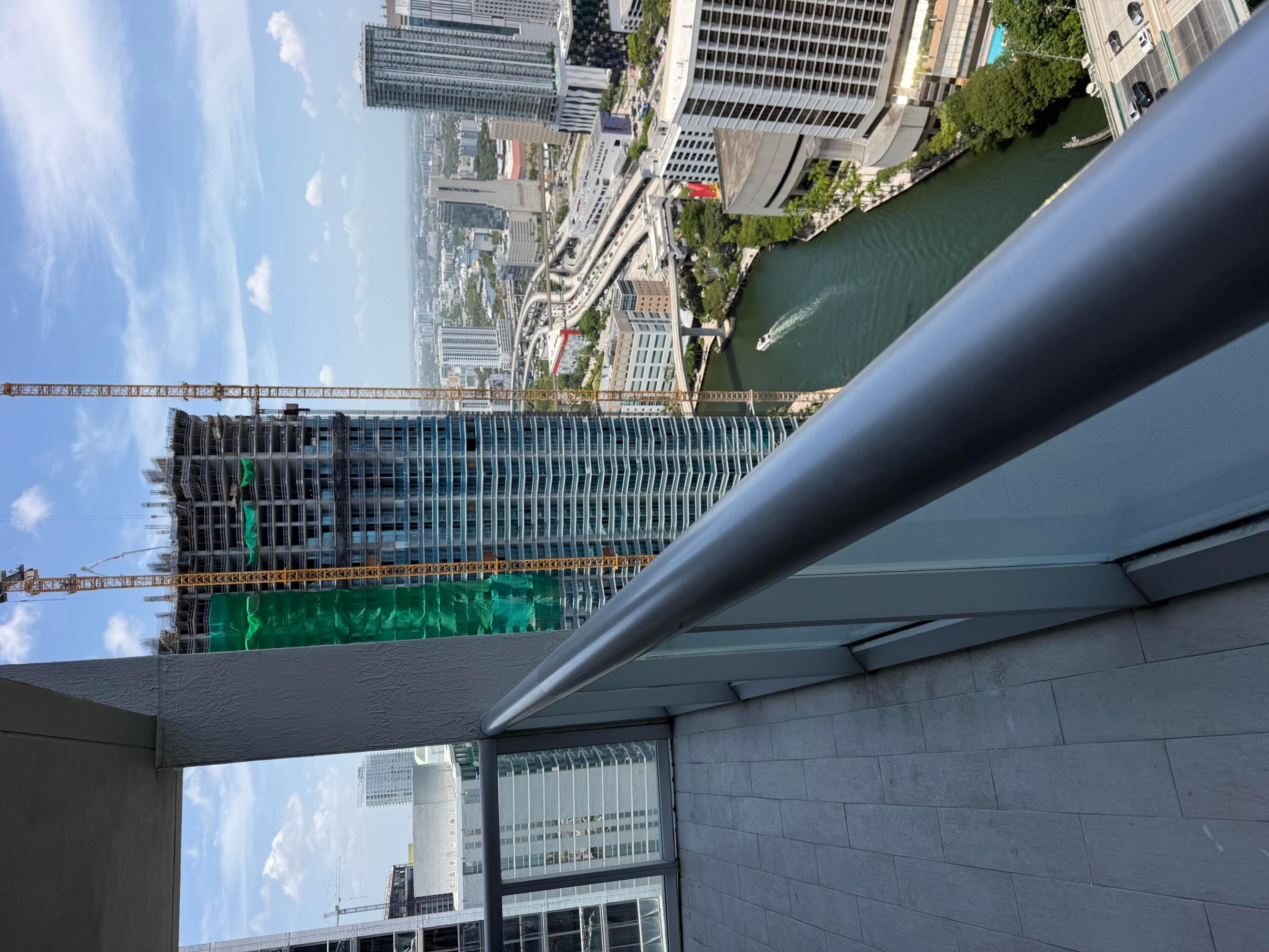 475 Brickell #4615 Miami, FL 33131