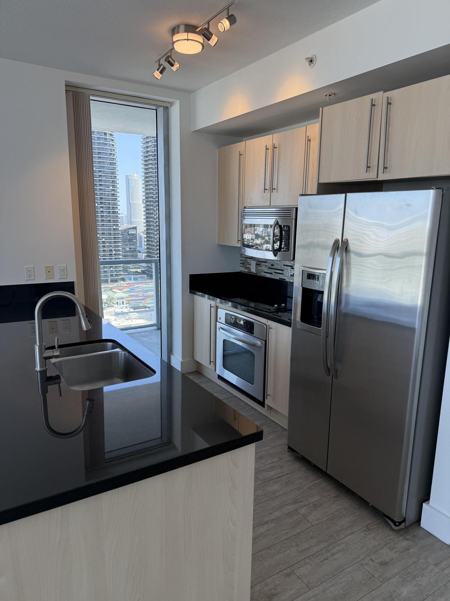 image Axis on Brickell South5