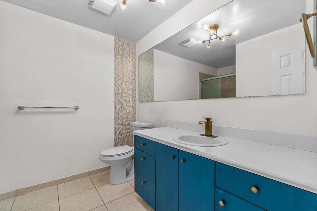 1149 NW 13th St #5 Boca Raton, FL 33486