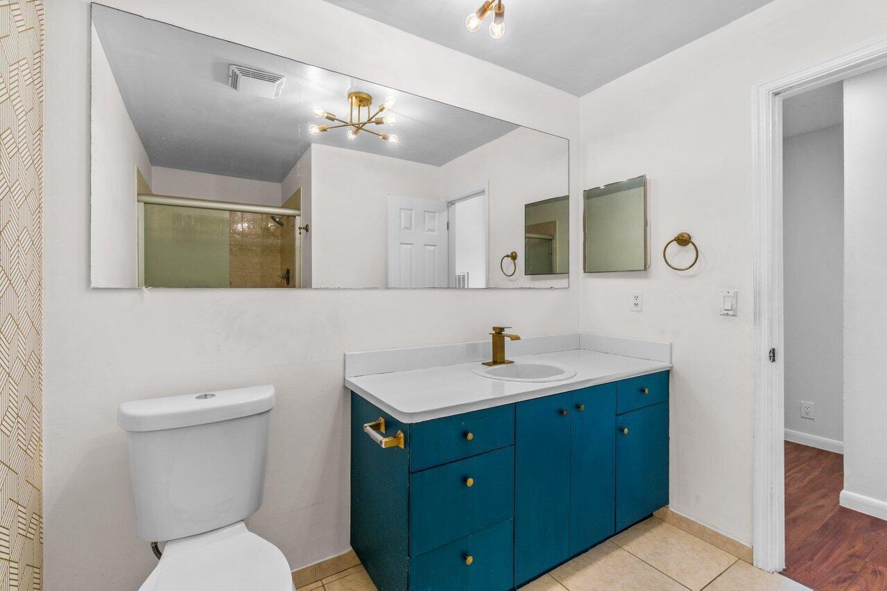 1149 NW 13th St #5 Boca Raton, FL 33486