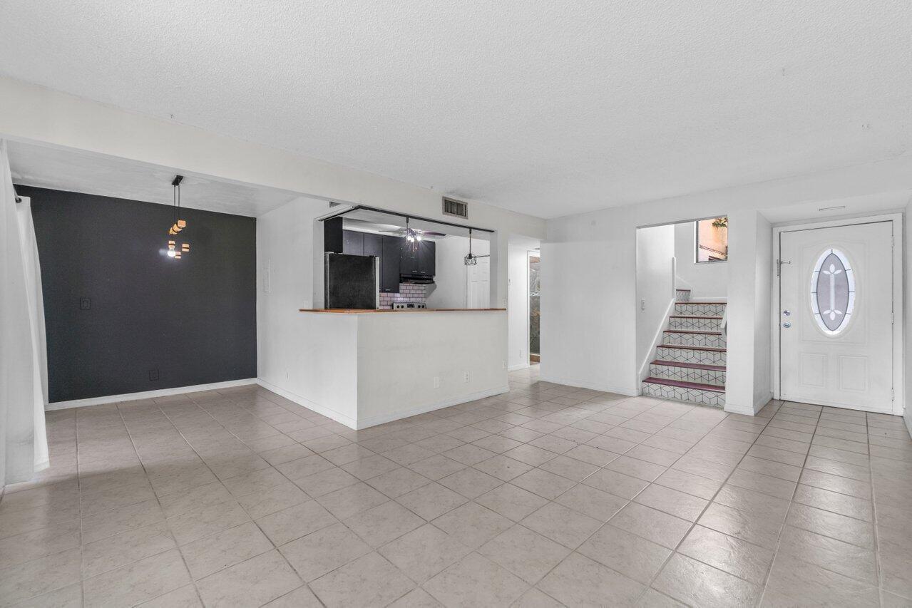 1149 NW 13th St #5 Boca Raton, FL 33486