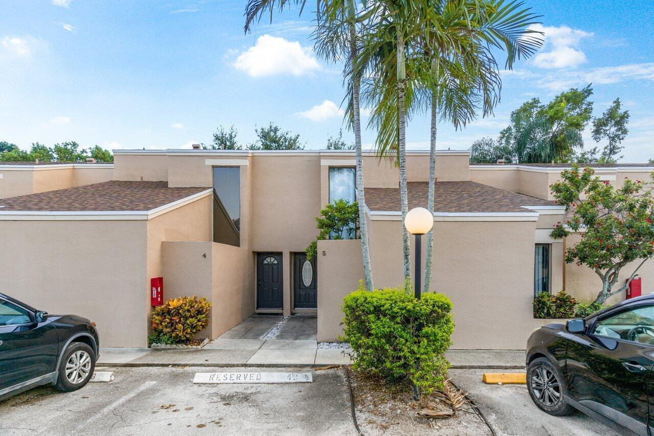 1149 NW 13th St #5 Boca Raton, FL 33486