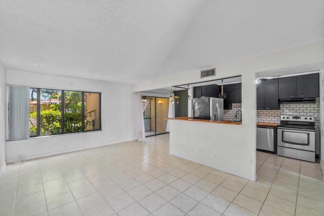 1149 NW 13th St #5 Boca Raton, FL 33486