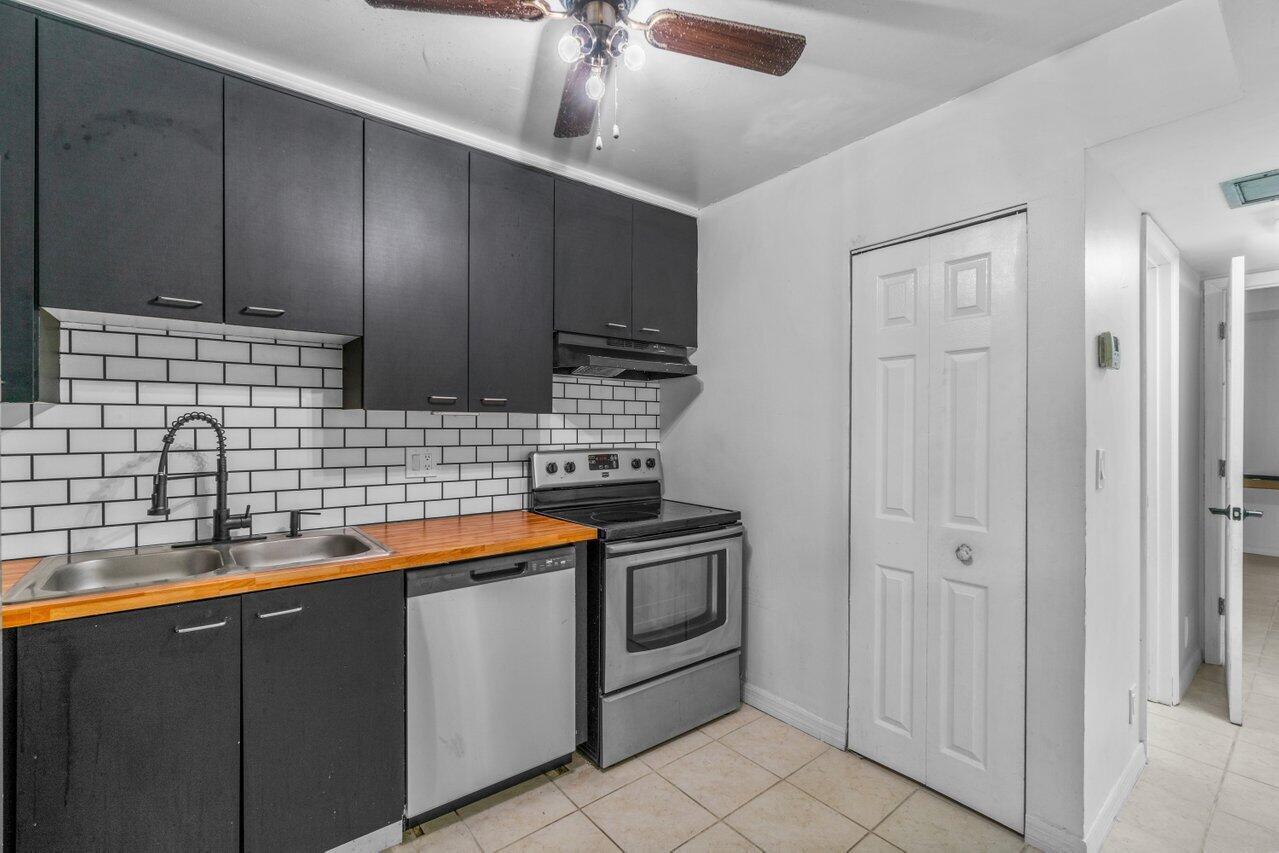 1149 NW 13th St #5 Boca Raton, FL 33486