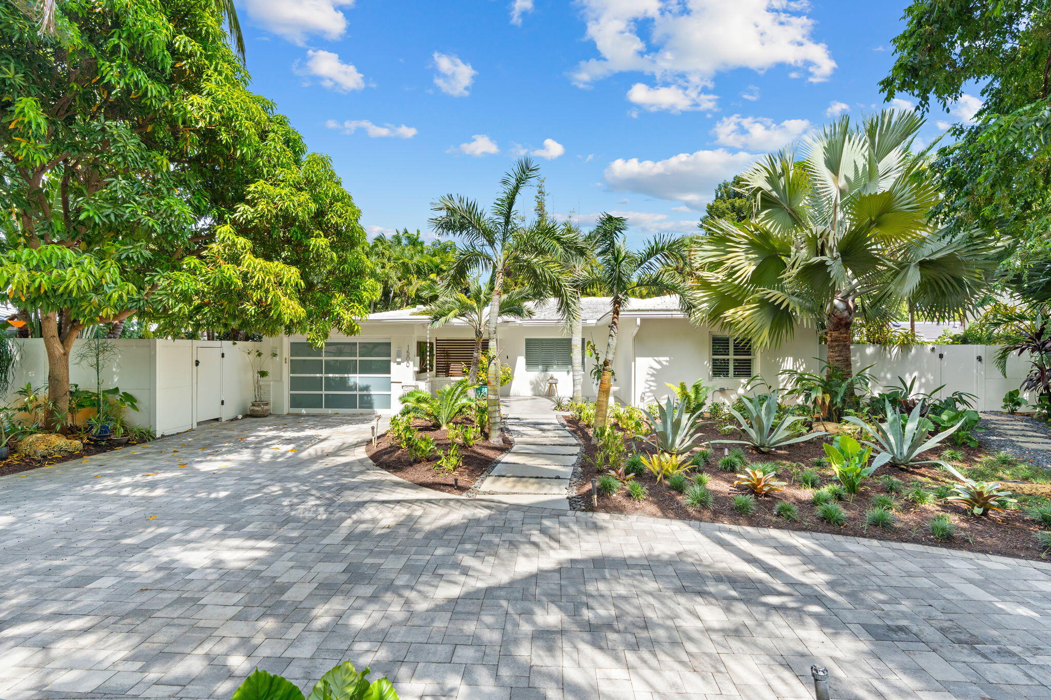 1500 Middle Riv Dr