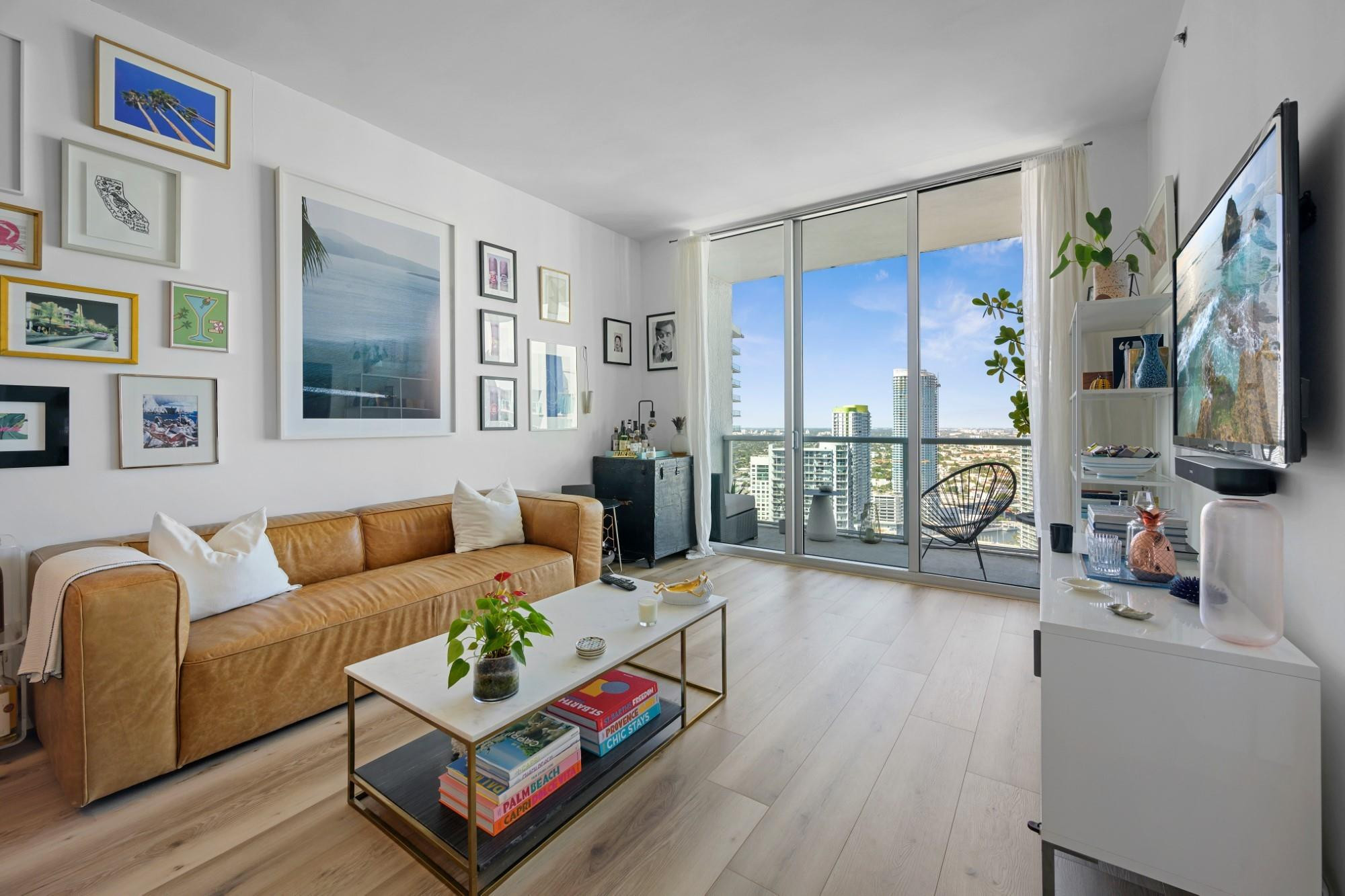 image 500 Brickell West11