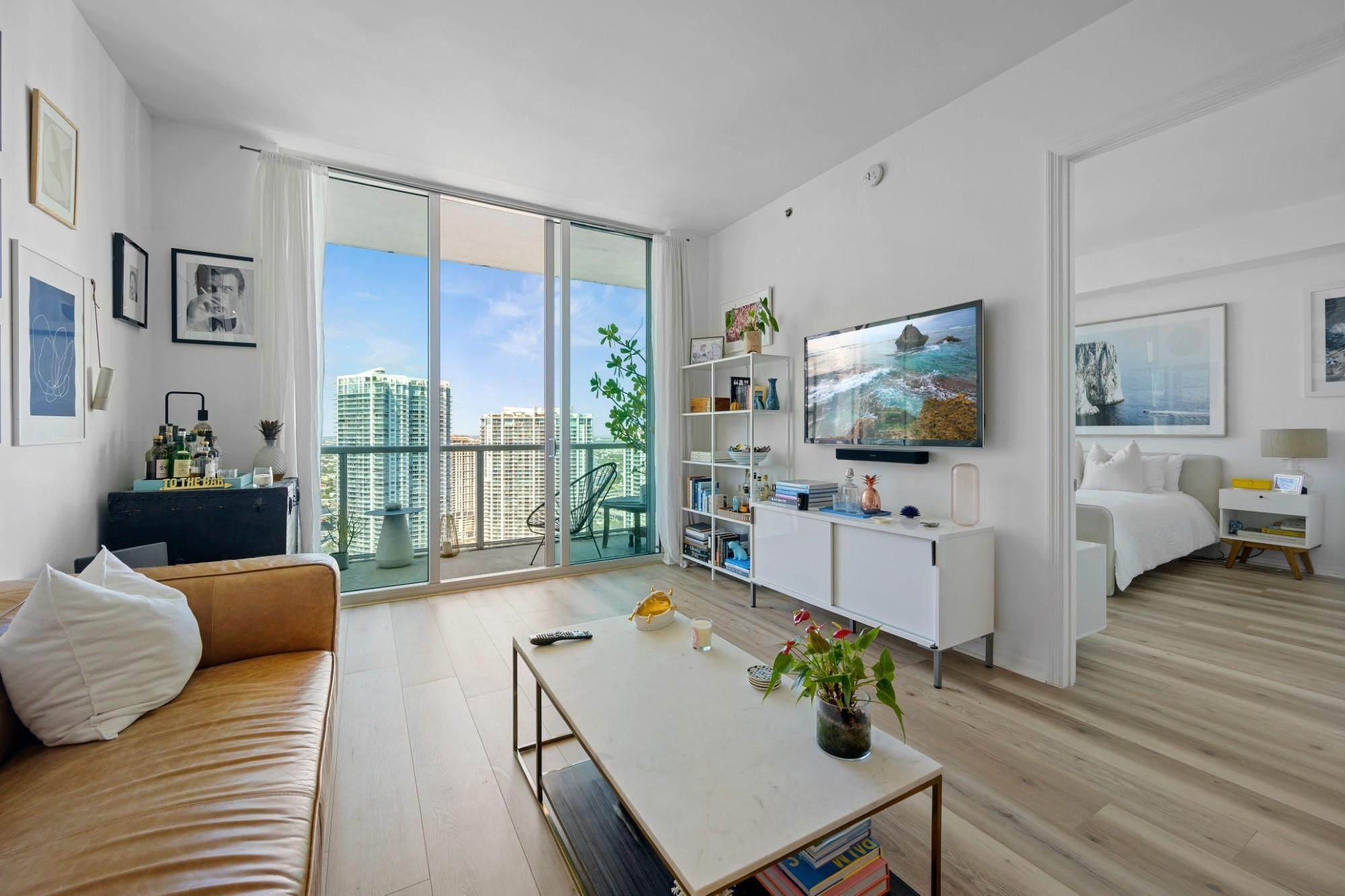 image 500 Brickell West12