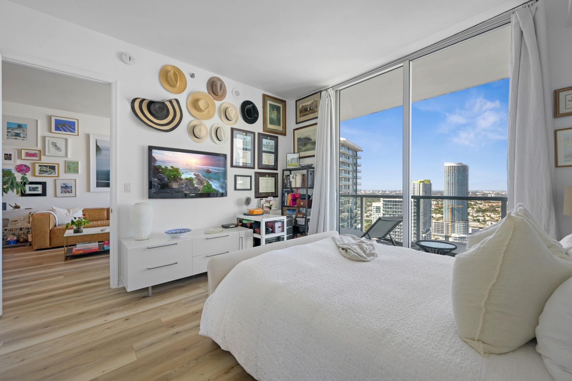 image 500 Brickell West17