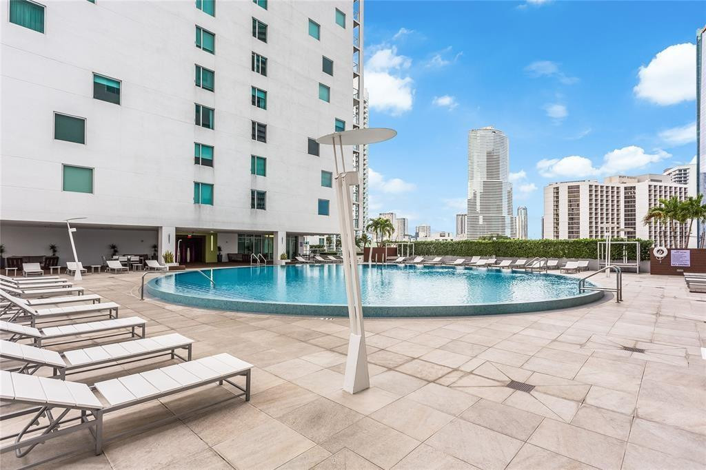 image 500 Brickell West25