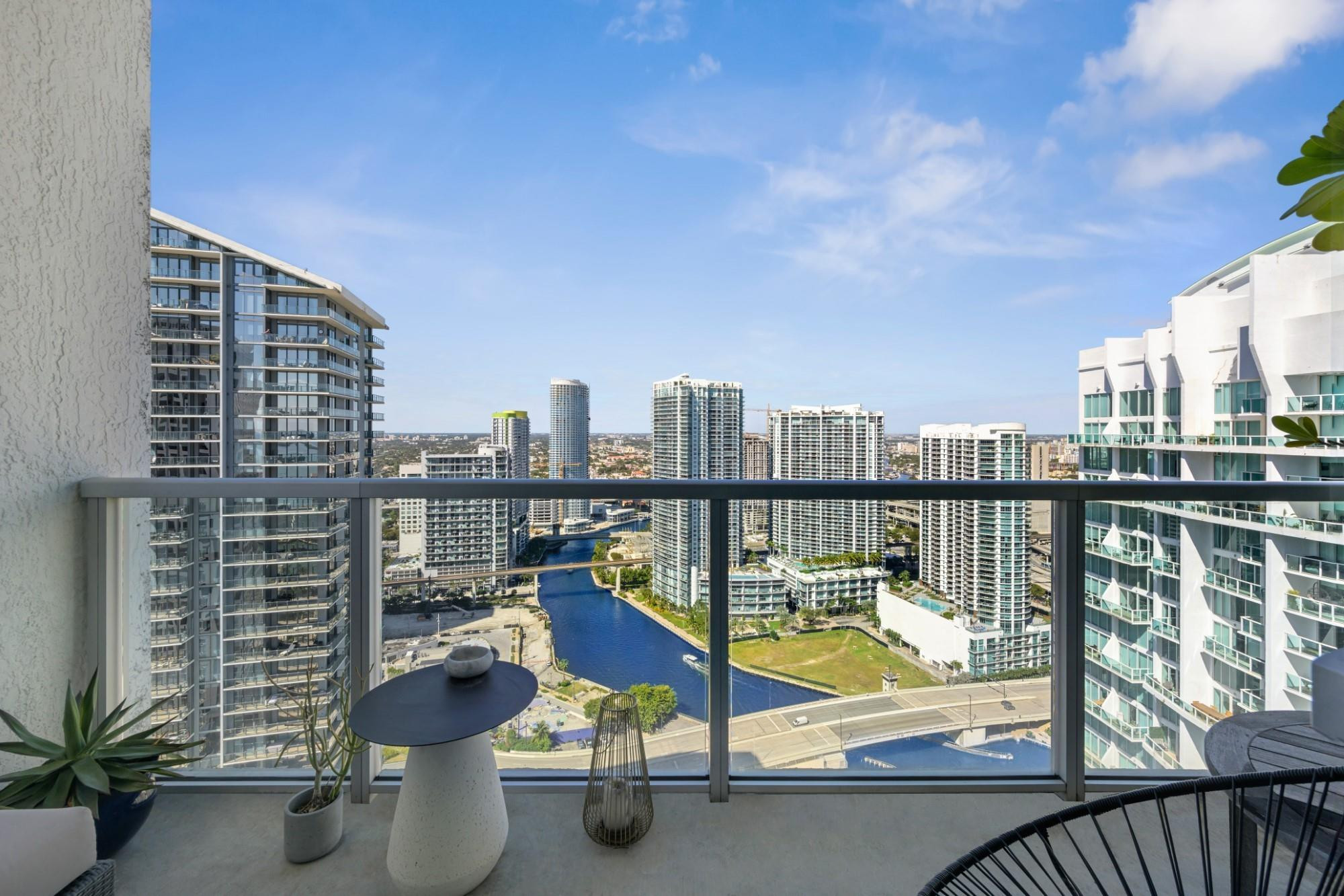 image 500 Brickell West2
