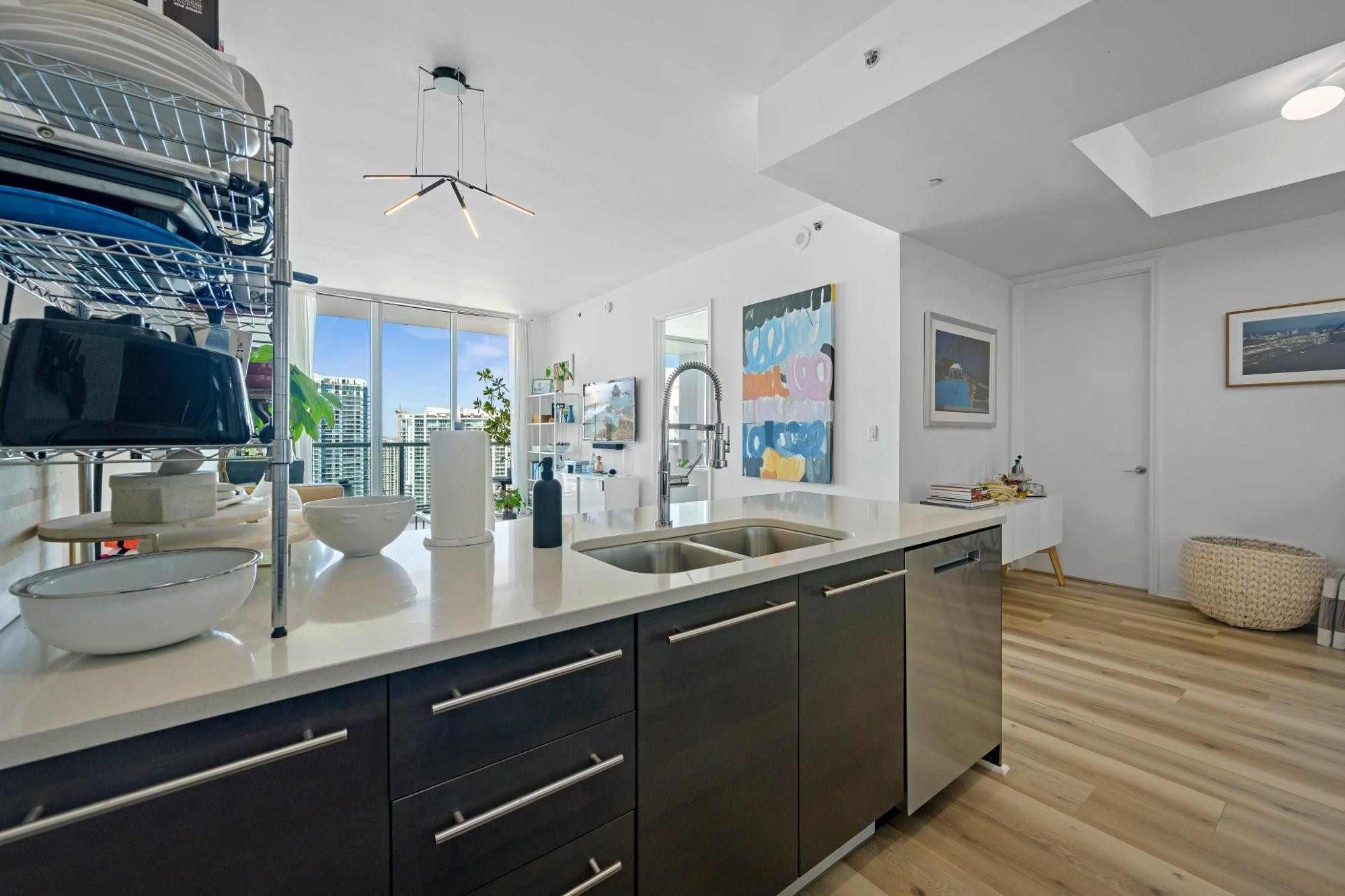 image 500 Brickell West4
