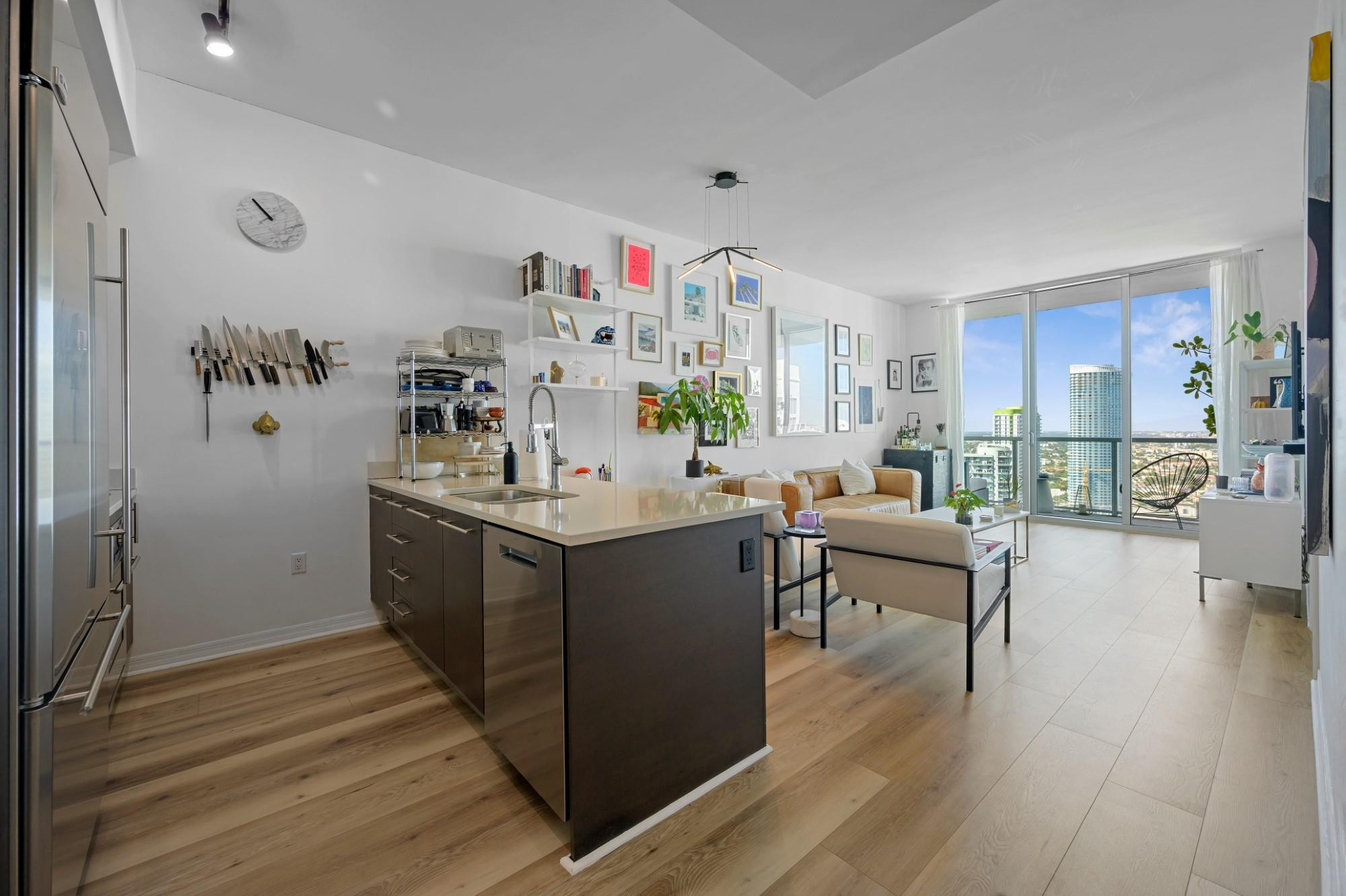 image 500 Brickell West6