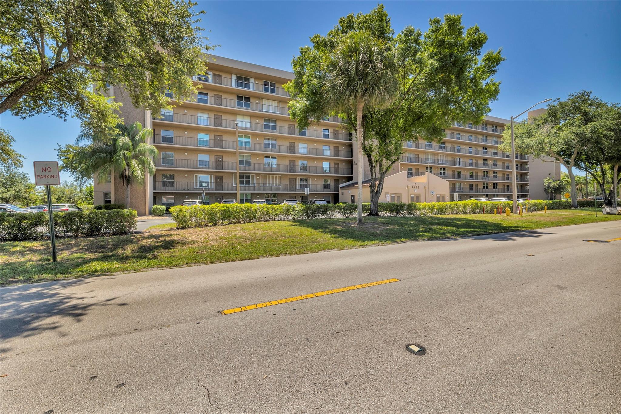 4550 NW 18th Ave #702