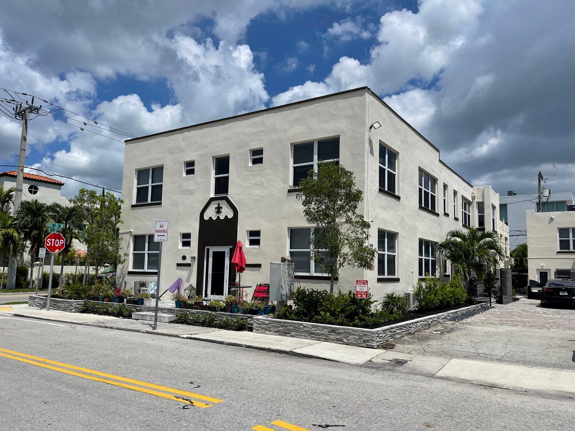 1501 SE 2nd Ct Unit 9th #9