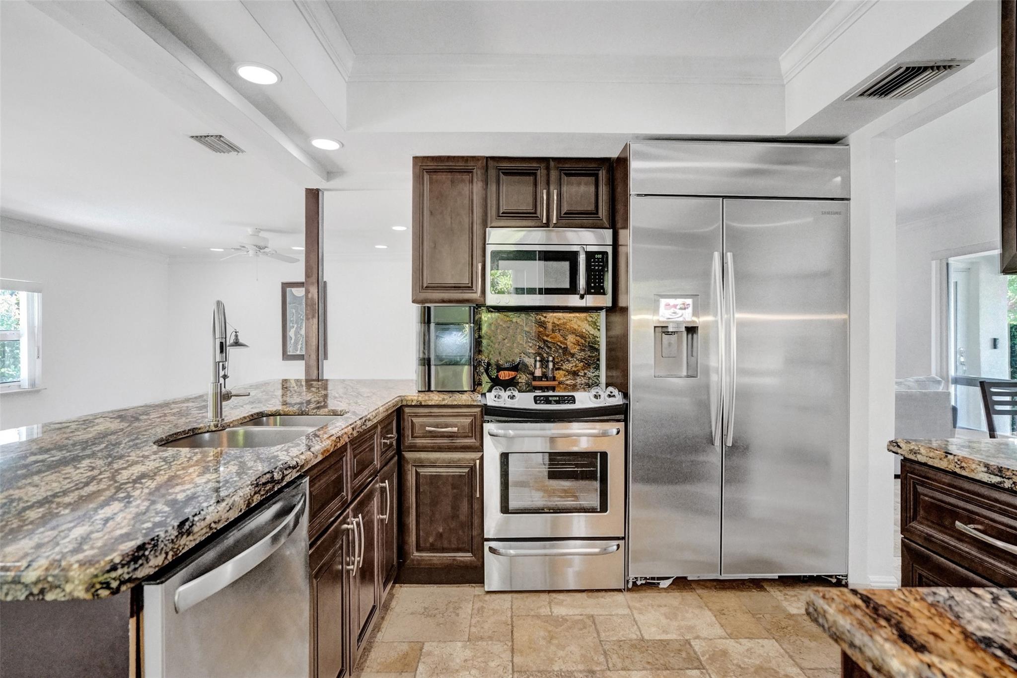 2185 NE 61st Ct Fort Lauderdale, FL 33308