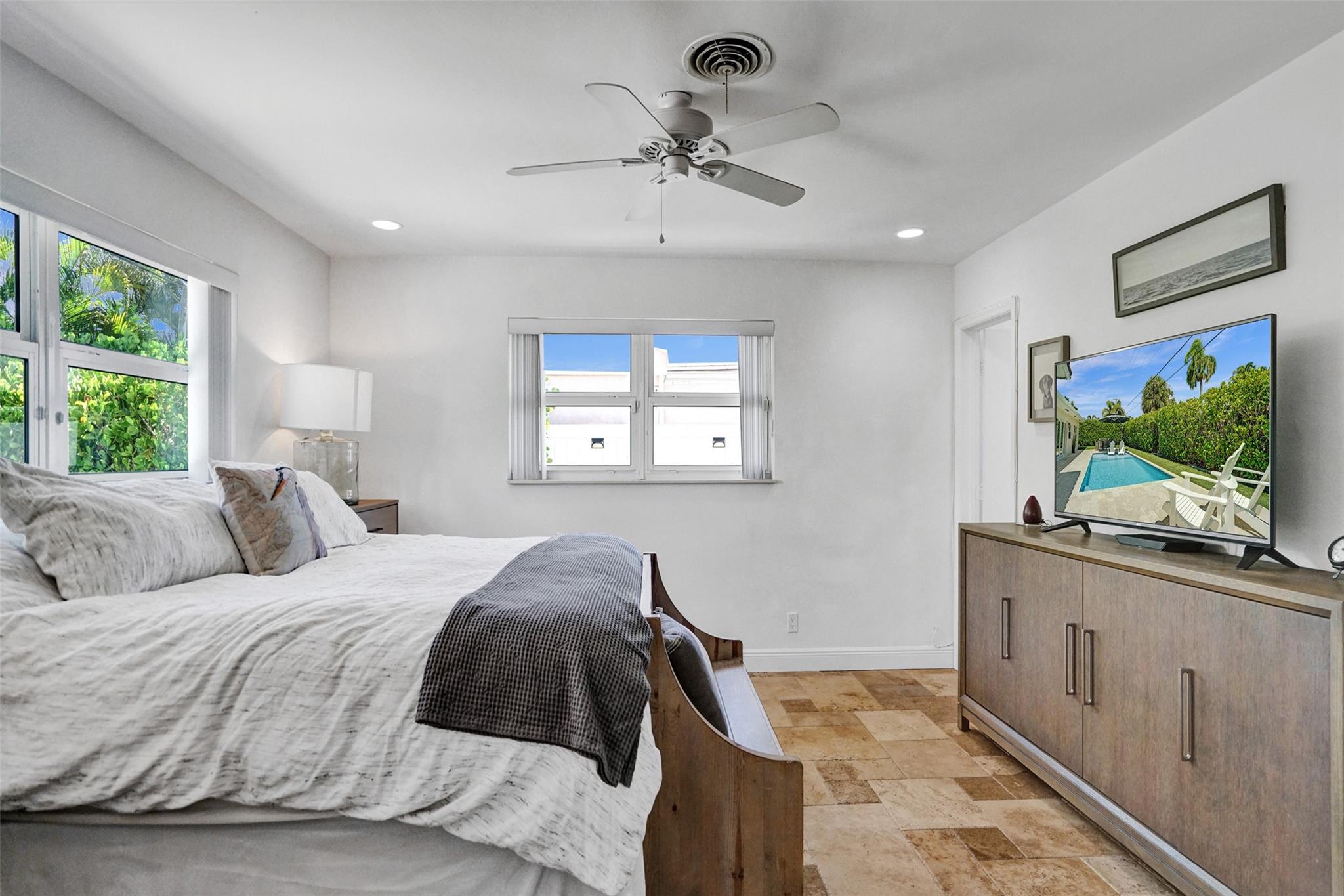 2185 NE 61st Ct Fort Lauderdale, FL 33308