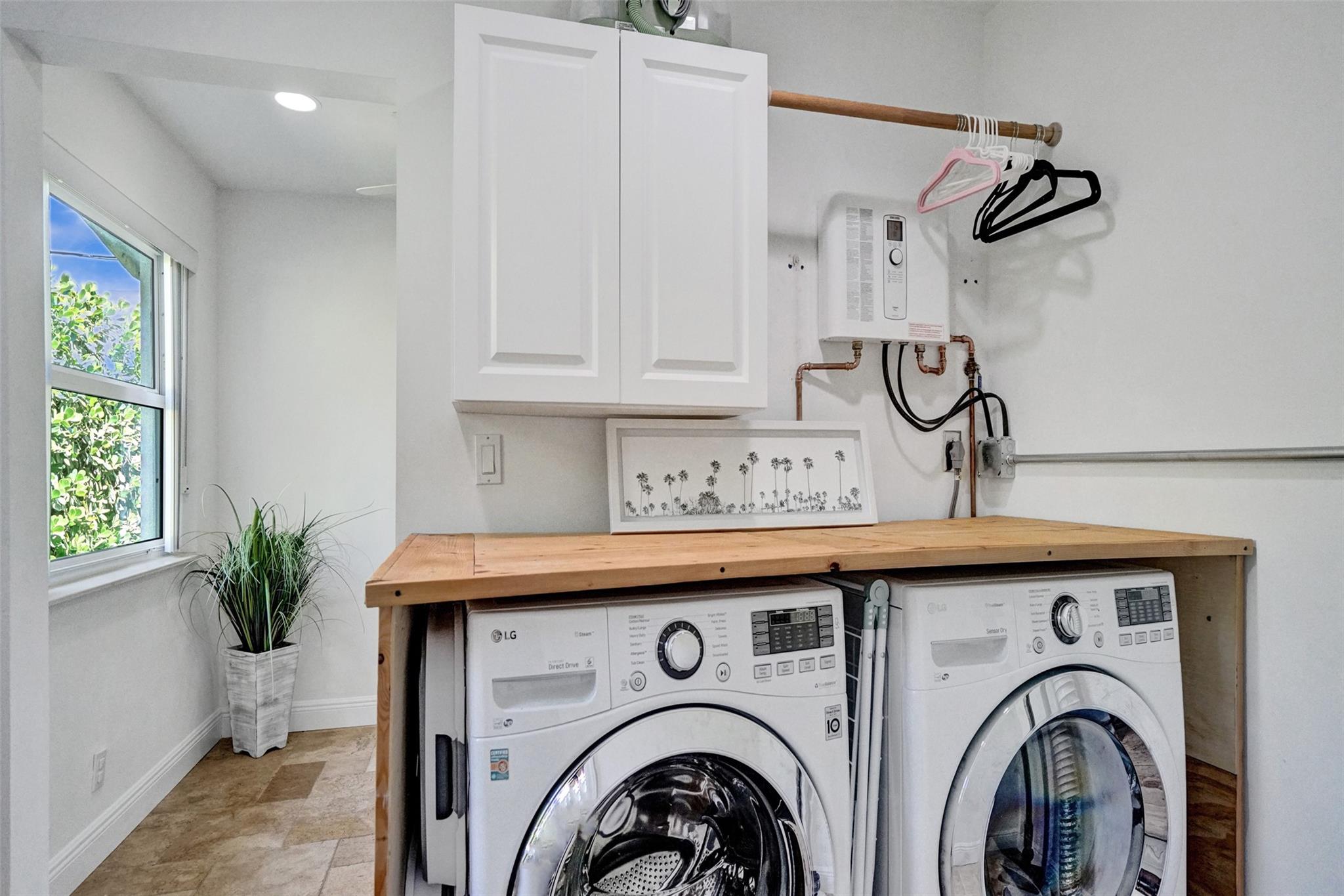 2185 NE 61st Ct Fort Lauderdale, FL 33308