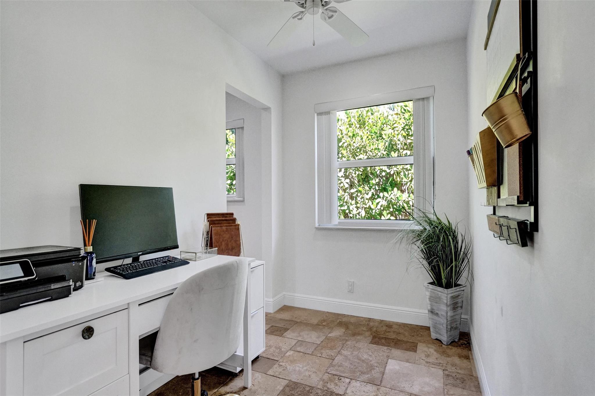 2185 NE 61st Ct Fort Lauderdale, FL 33308