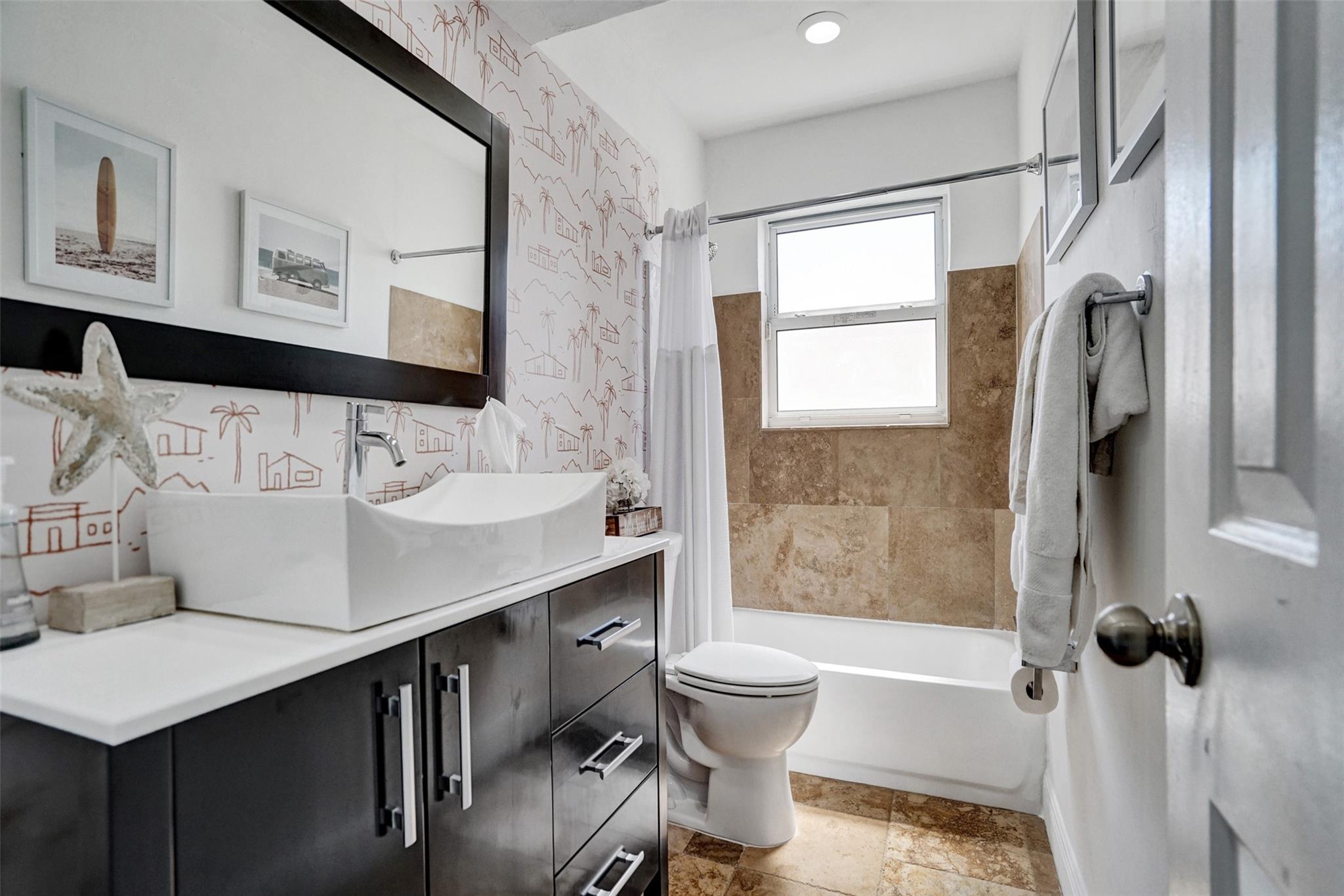 2185 NE 61st Ct Fort Lauderdale, FL 33308