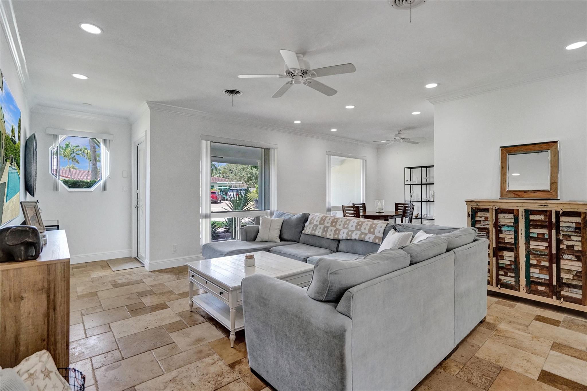 2185 NE 61st Ct Fort Lauderdale, FL 33308