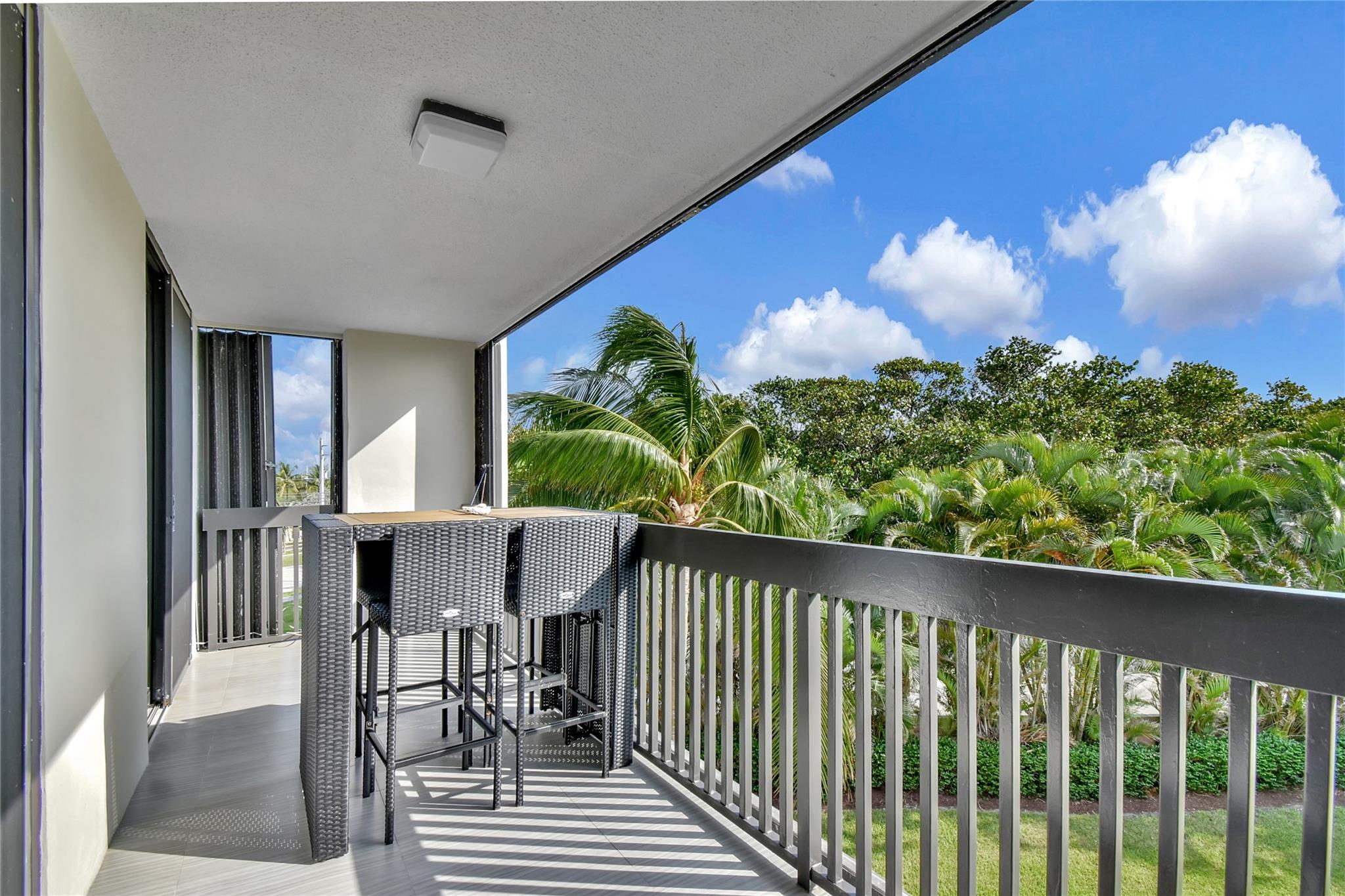 4201 N Ocean Dr #301 Hollywood, FL 33019