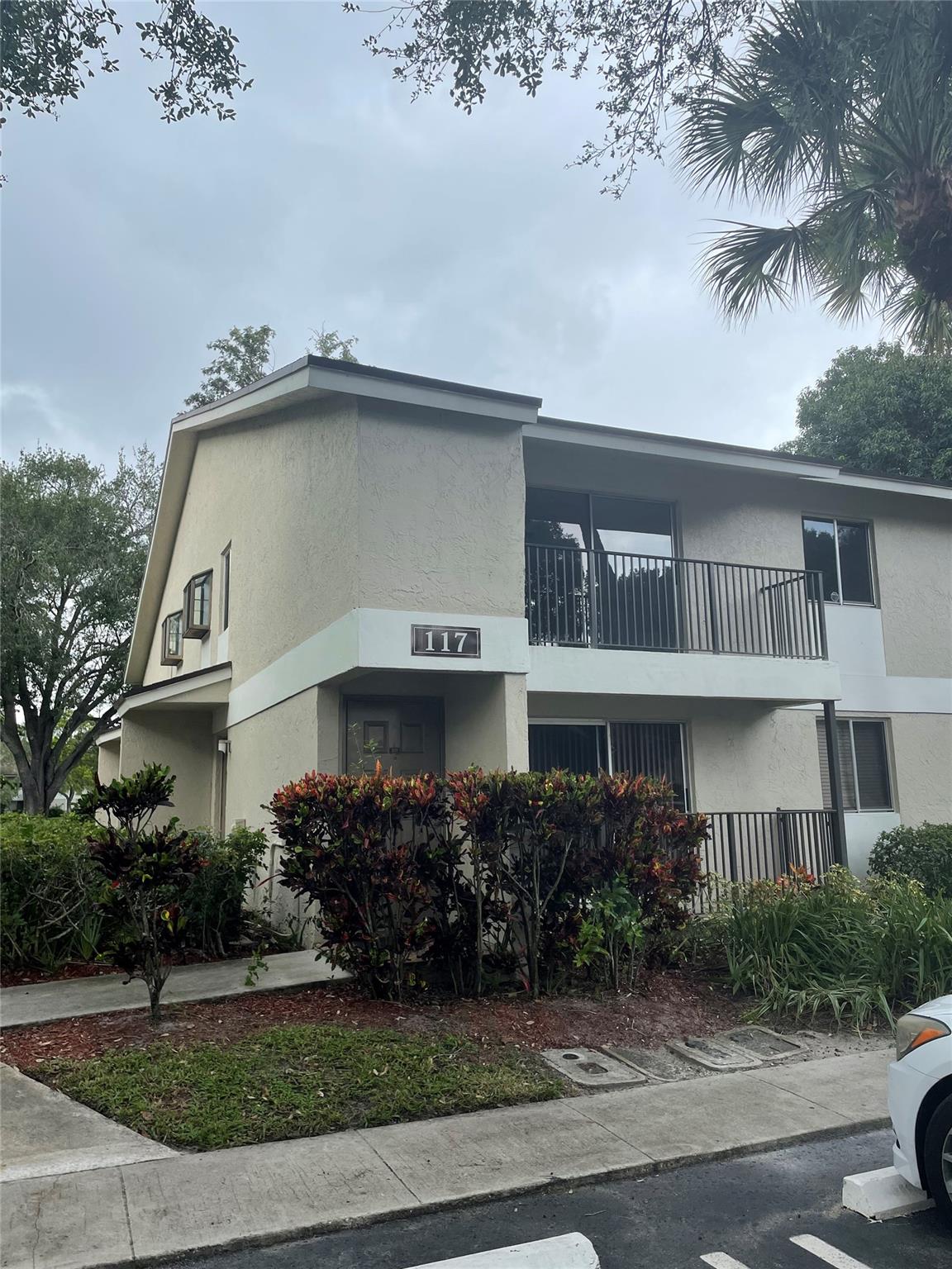 117 Gardens Dr #203