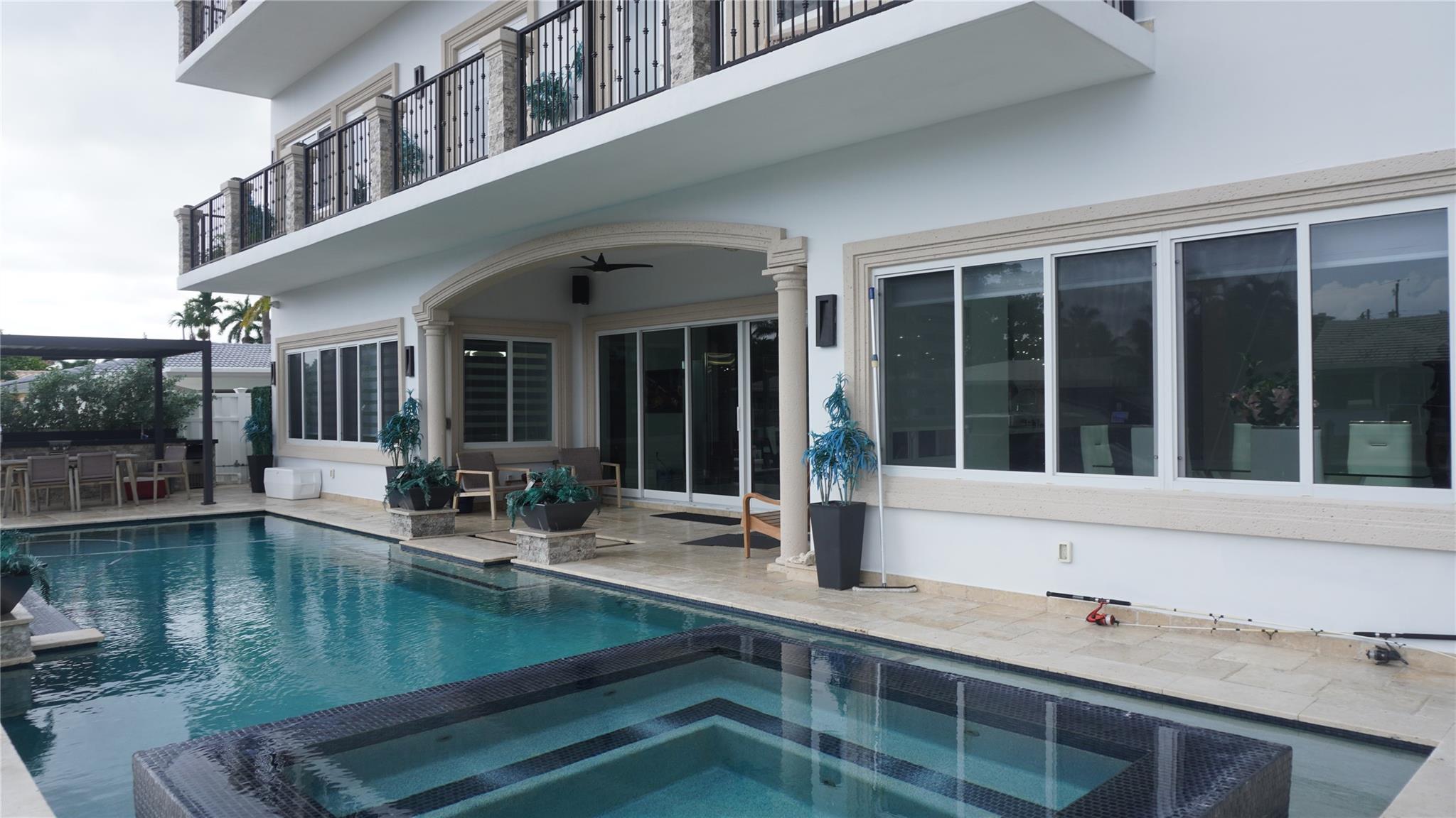 2616 SE 10th Ct Pompano Beach, FL 33062