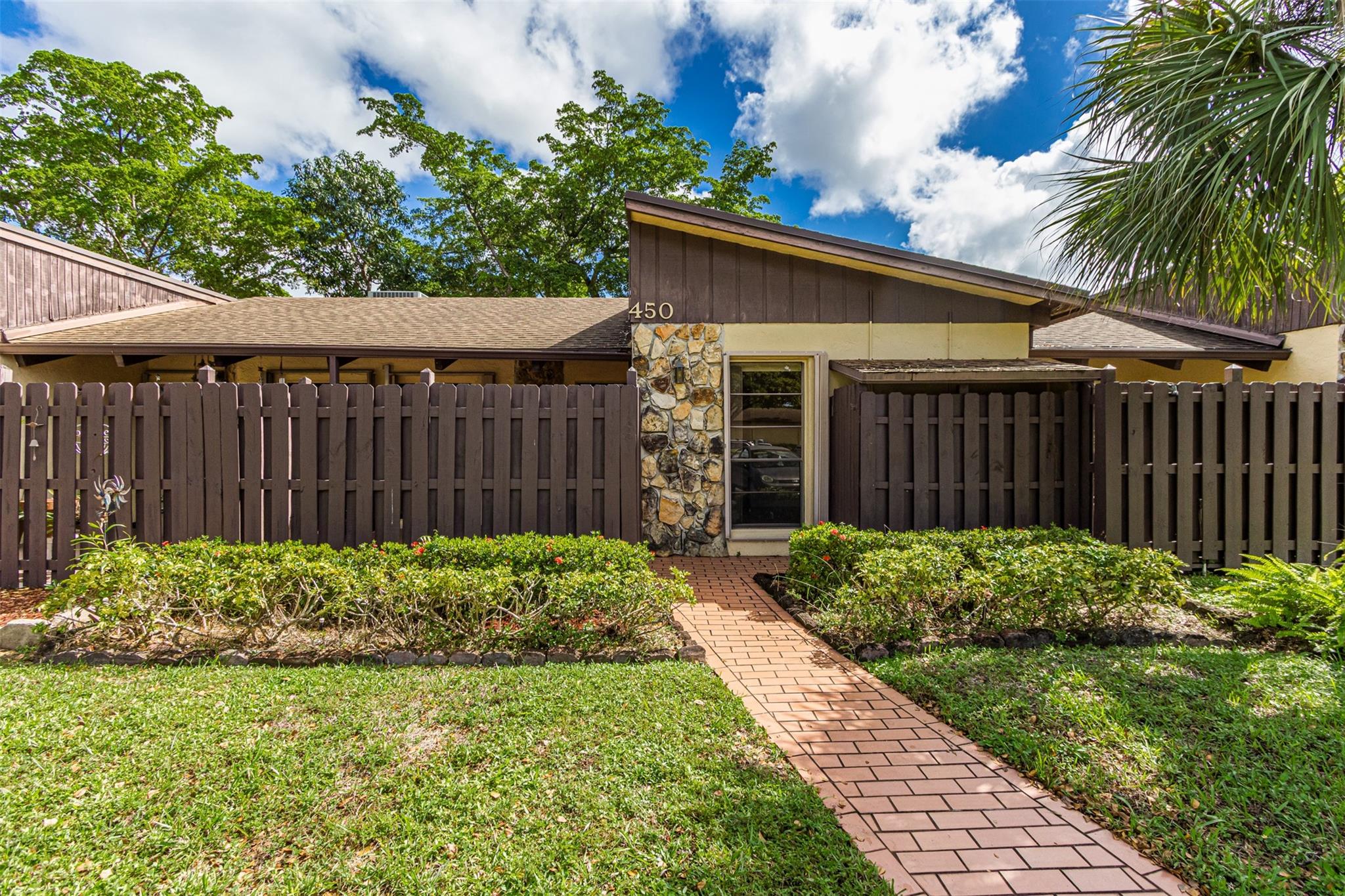 450 Briarwood Cir #2