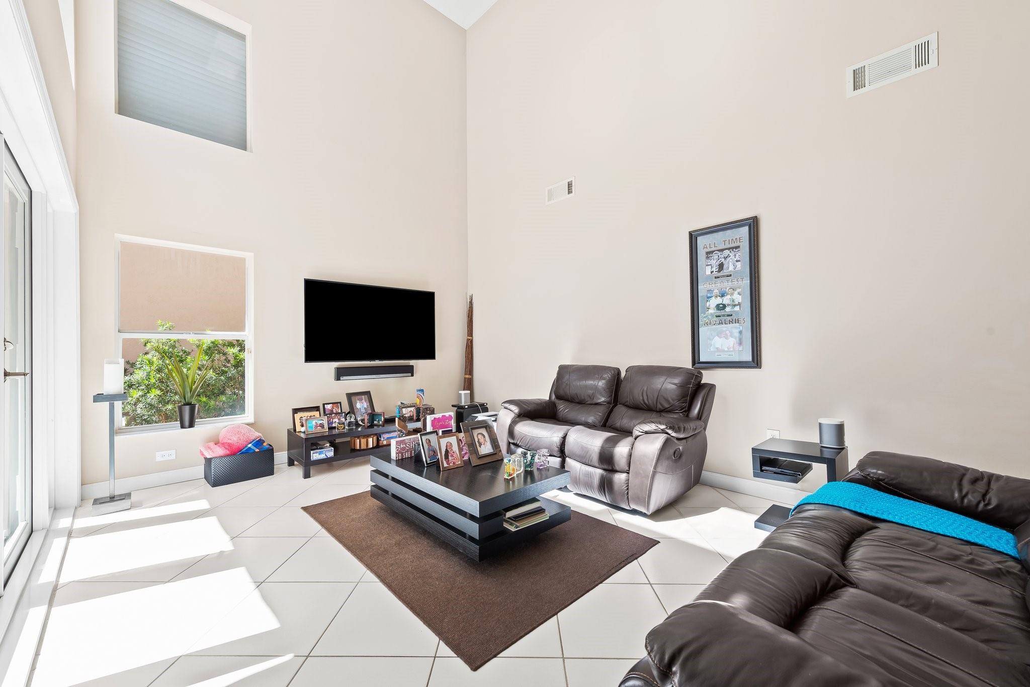 975 Weeping Willow Way Hollywood, FL 33019