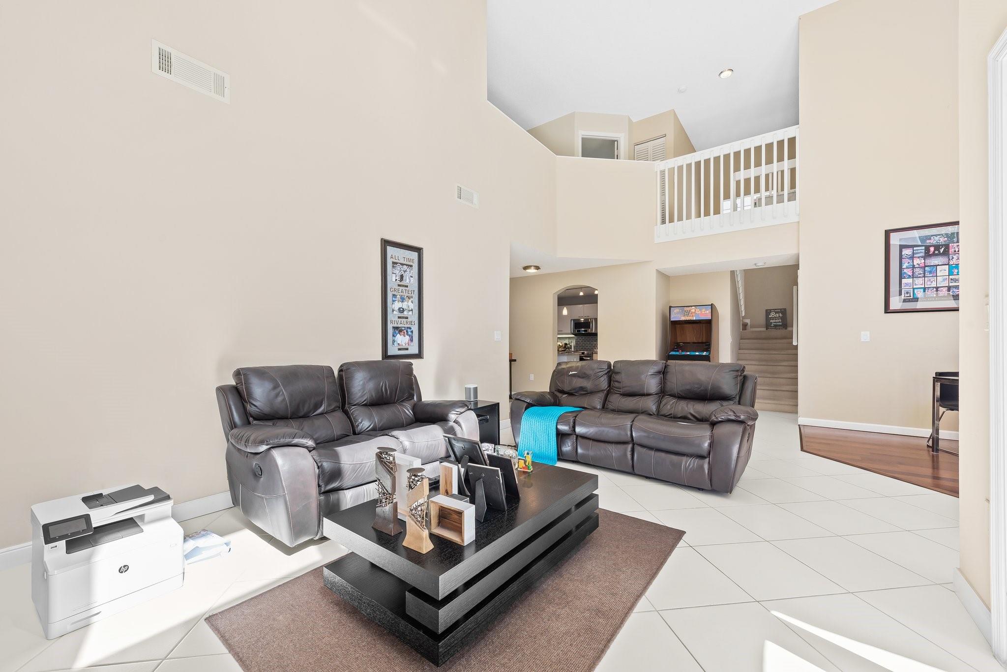 975 Weeping Willow Way Hollywood, FL 33019