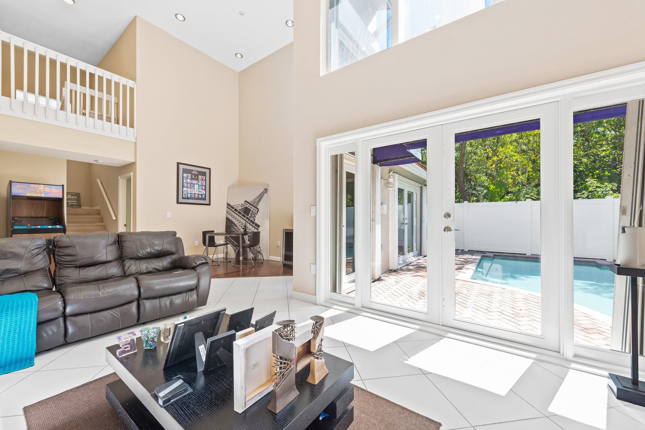 975 Weeping Willow Way Hollywood, FL 33019