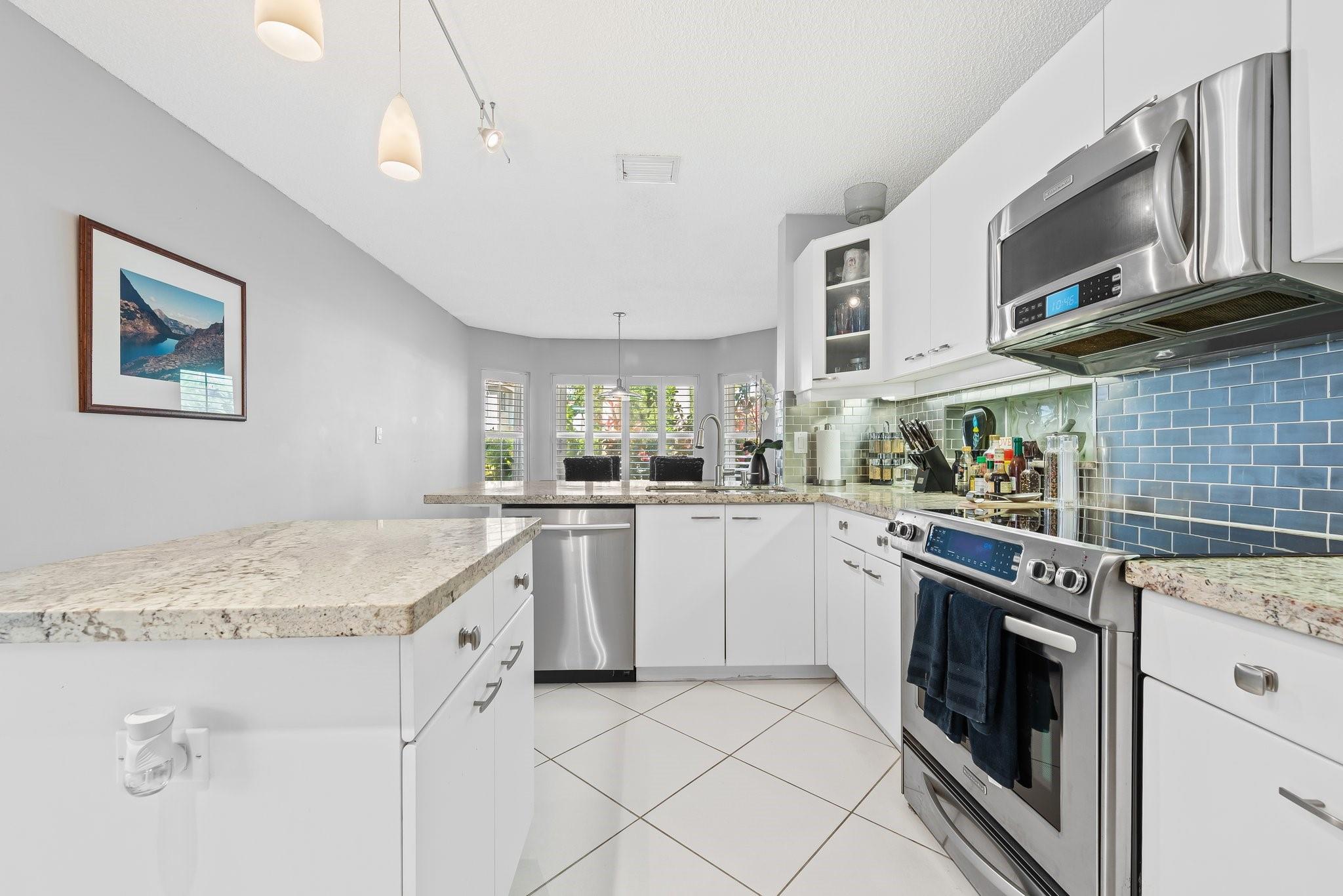 975 Weeping Willow Way Hollywood, FL 33019