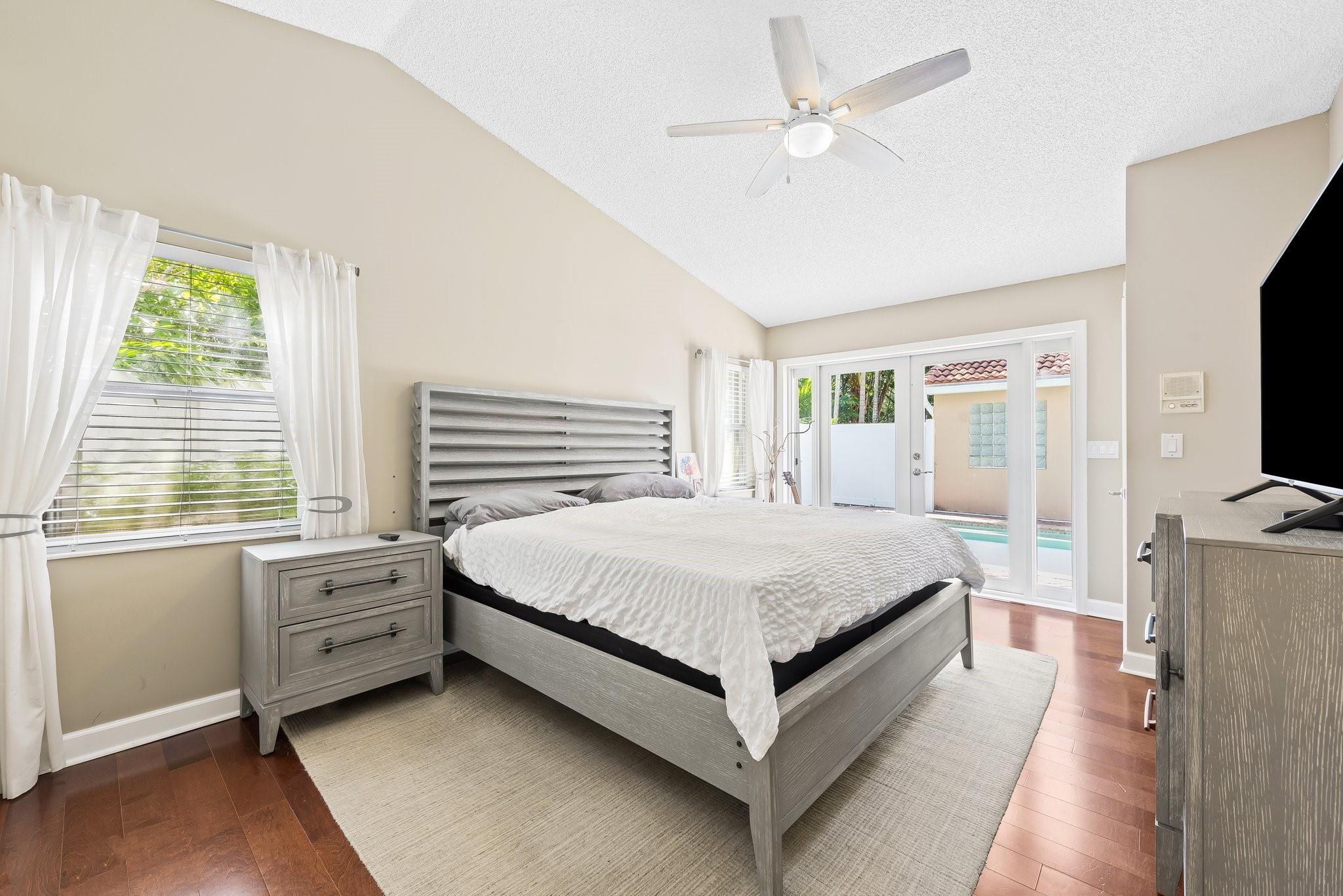 975 Weeping Willow Way Hollywood, FL 33019