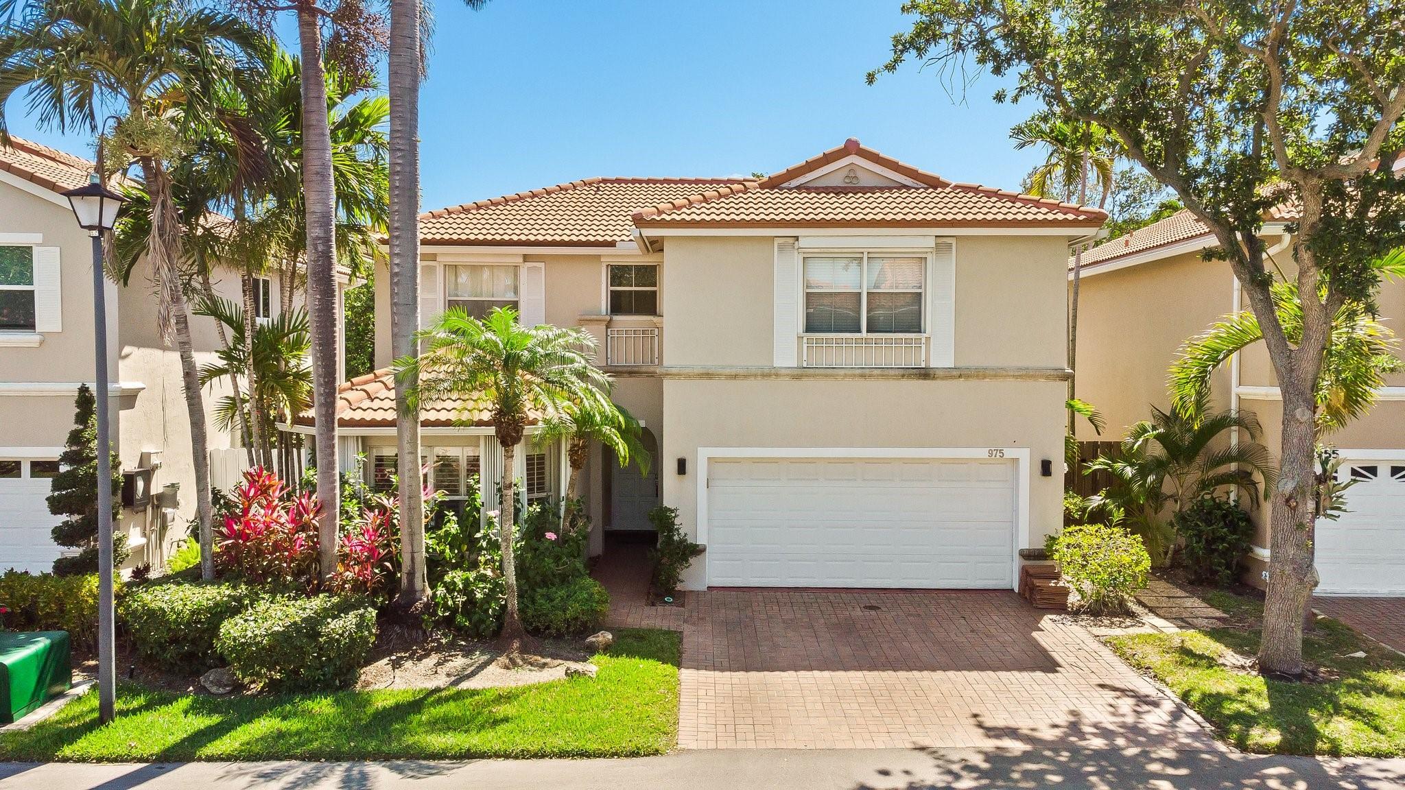 975 Weeping Willow Way Hollywood, FL 33019