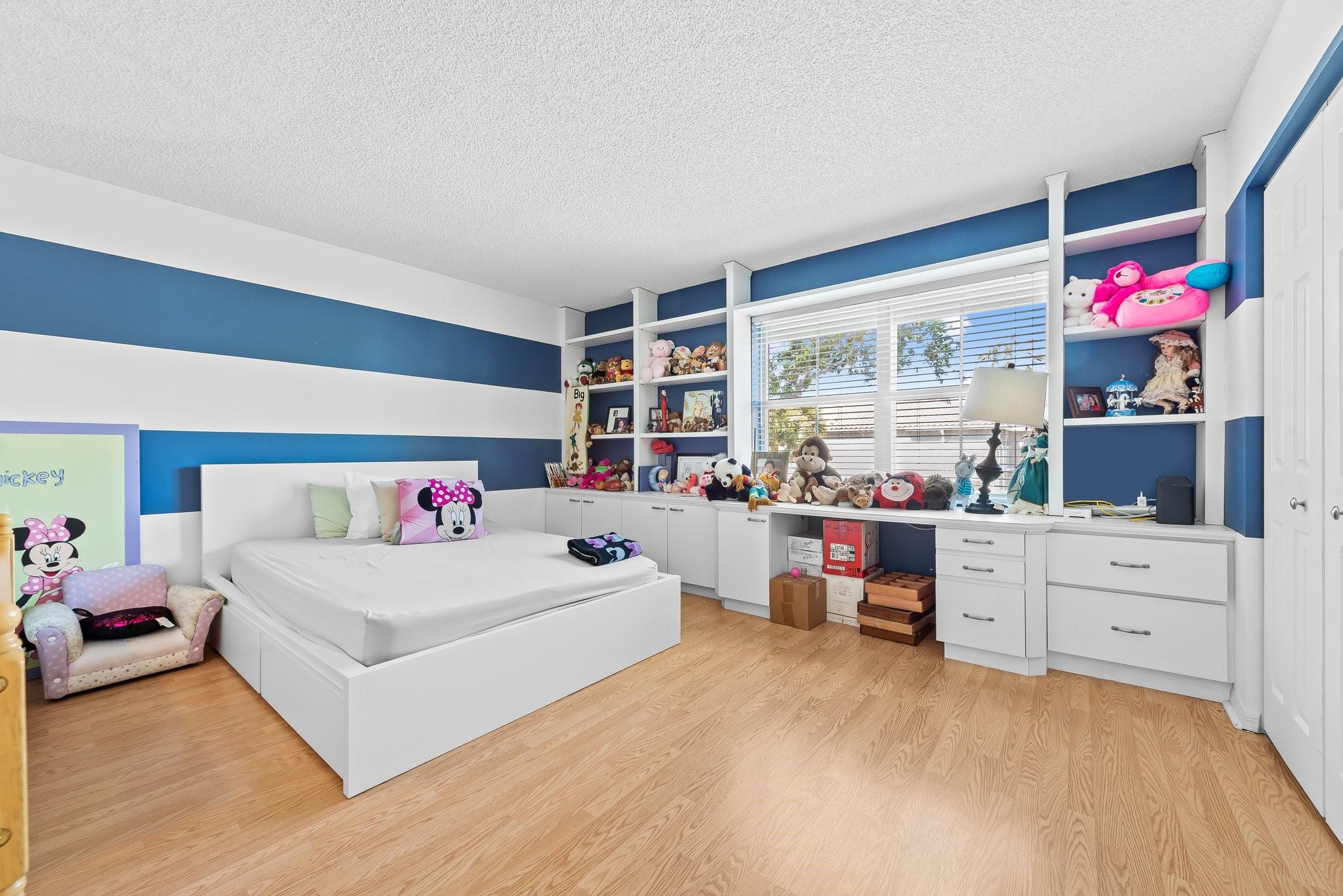 975 Weeping Willow Way Hollywood, FL 33019