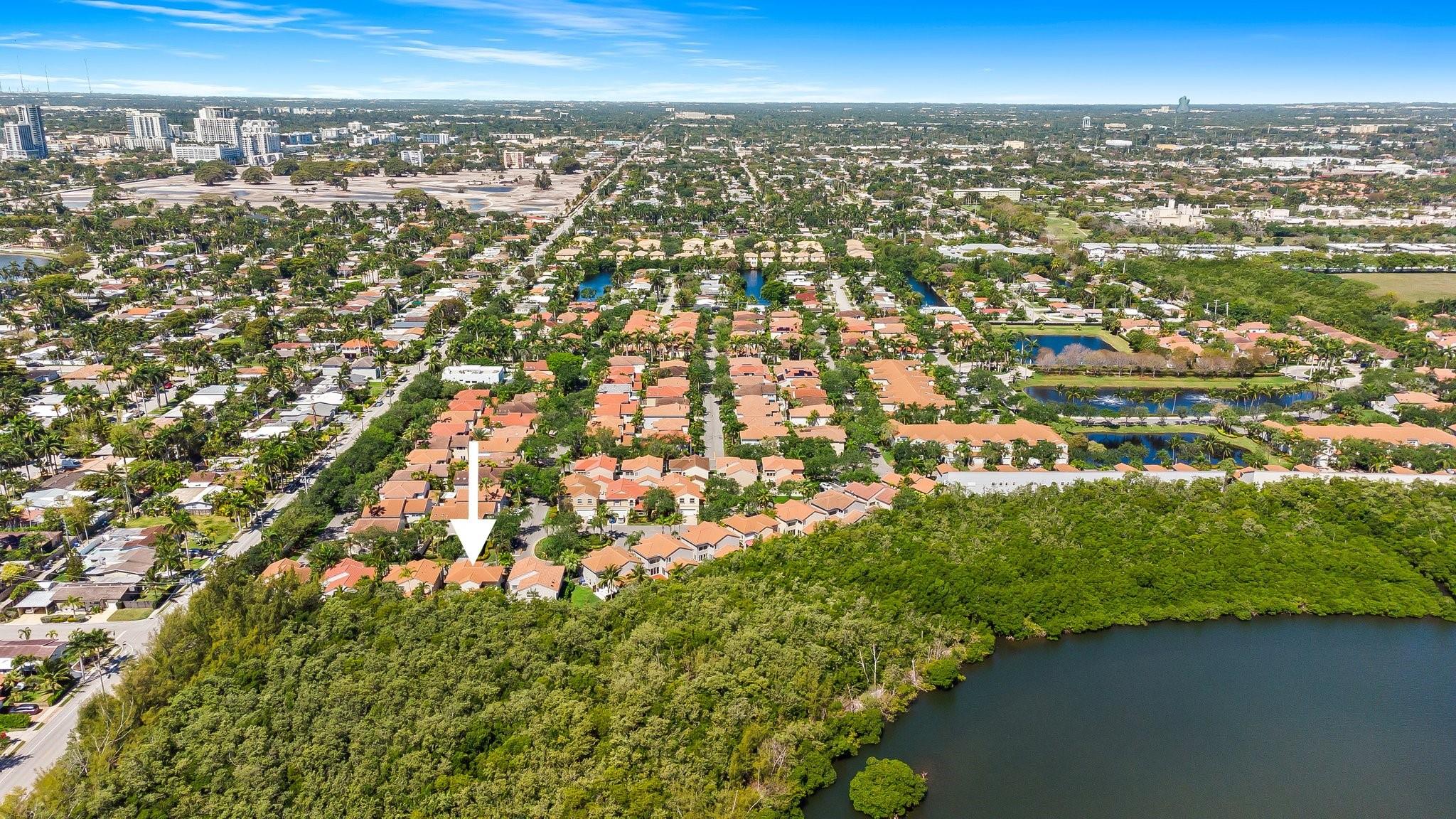 975 Weeping Willow Way Hollywood, FL 33019