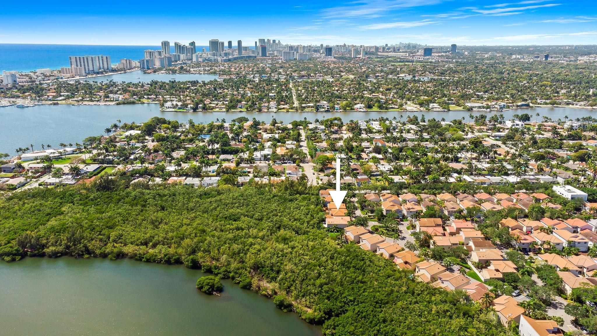 975 Weeping Willow Way Hollywood, FL 33019