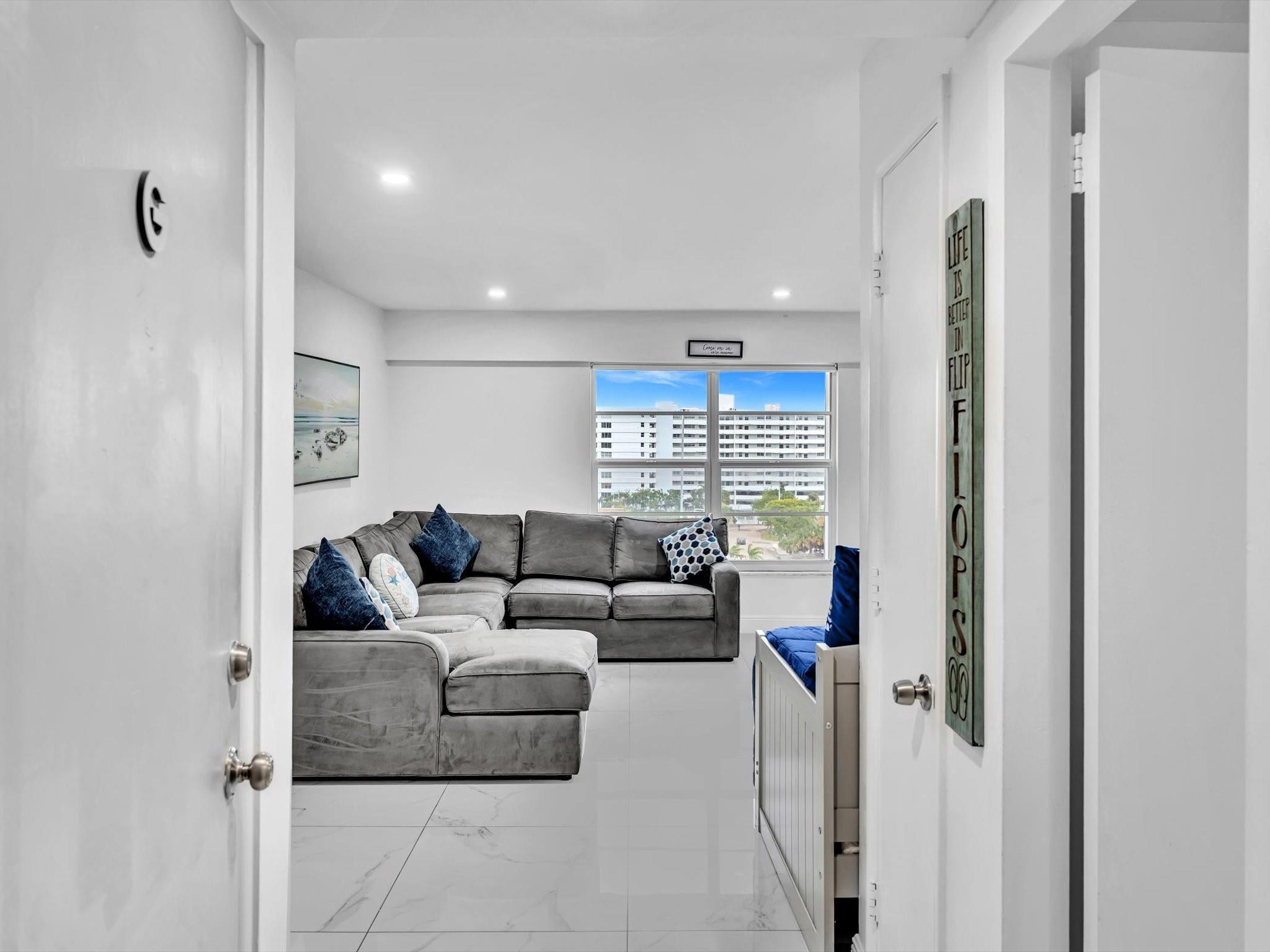 5100 Dupont Blvd #8G