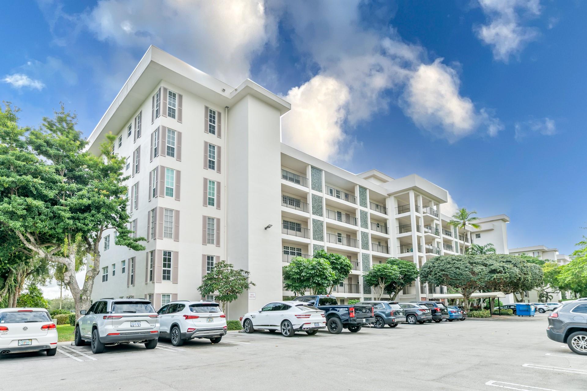 2950 N Palm Aire Dr #401