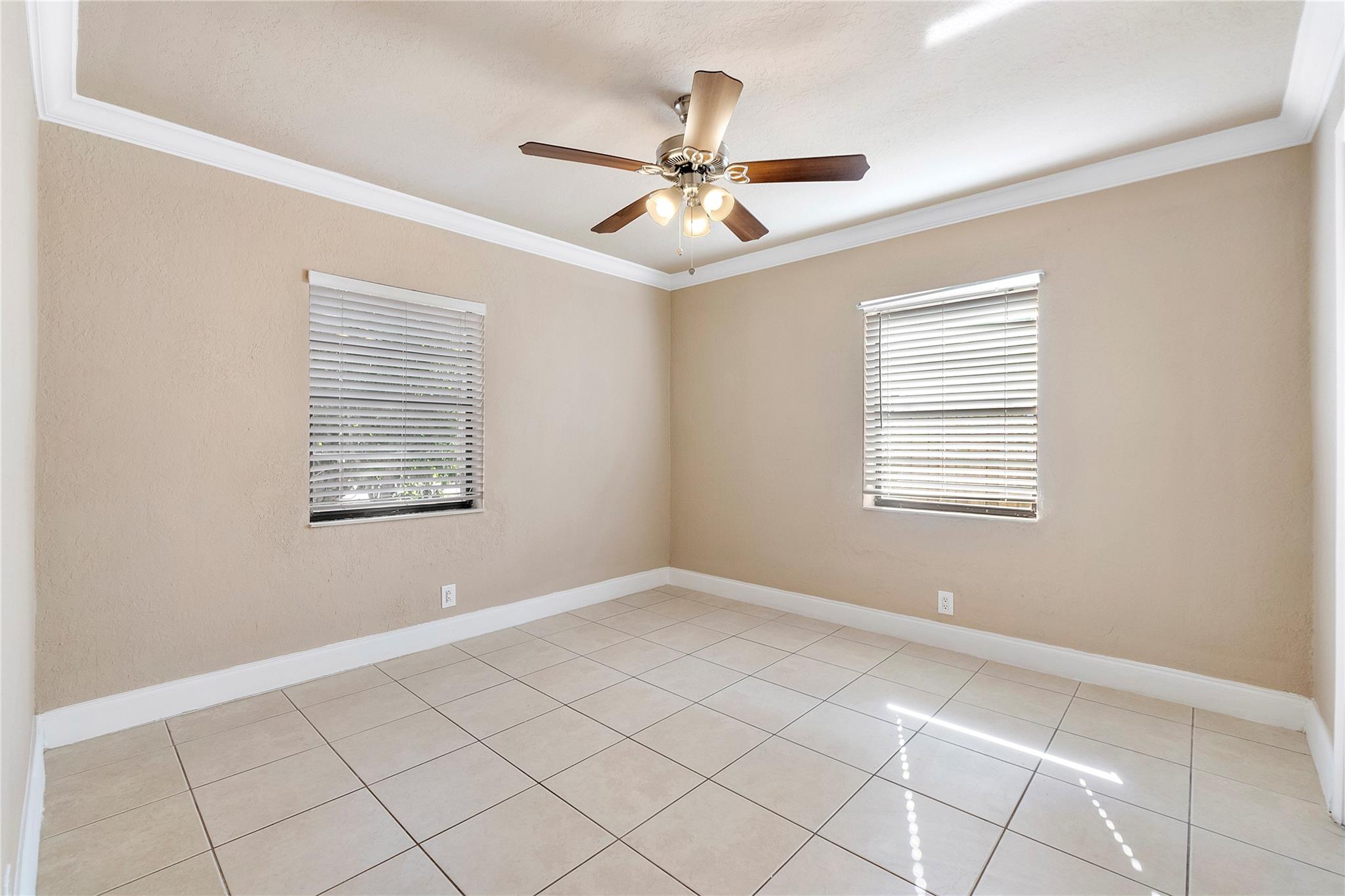 5249 NE 4th Ter Fort Lauderdale, FL 33334