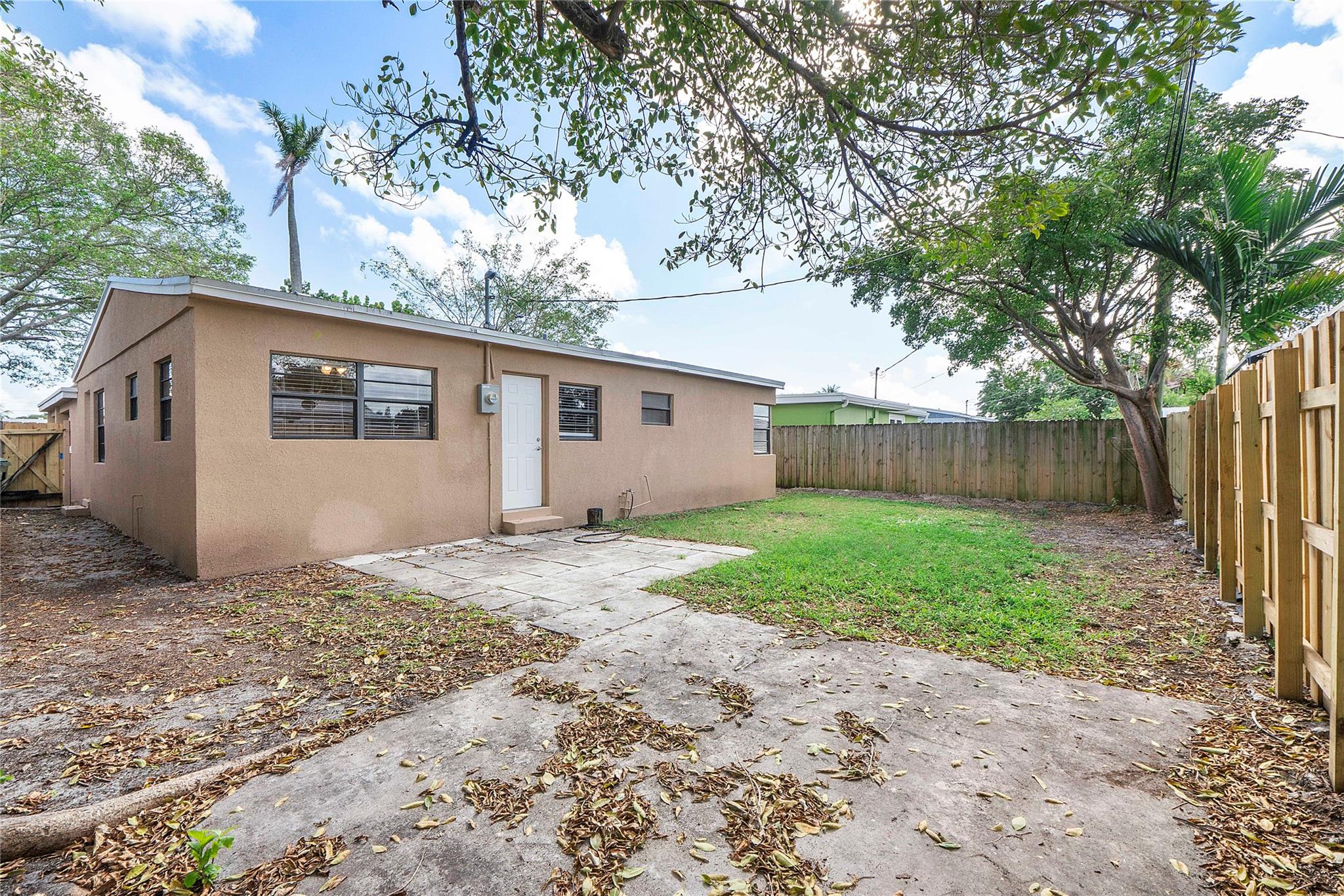 5249 NE 4th Ter Fort Lauderdale, FL 33334
