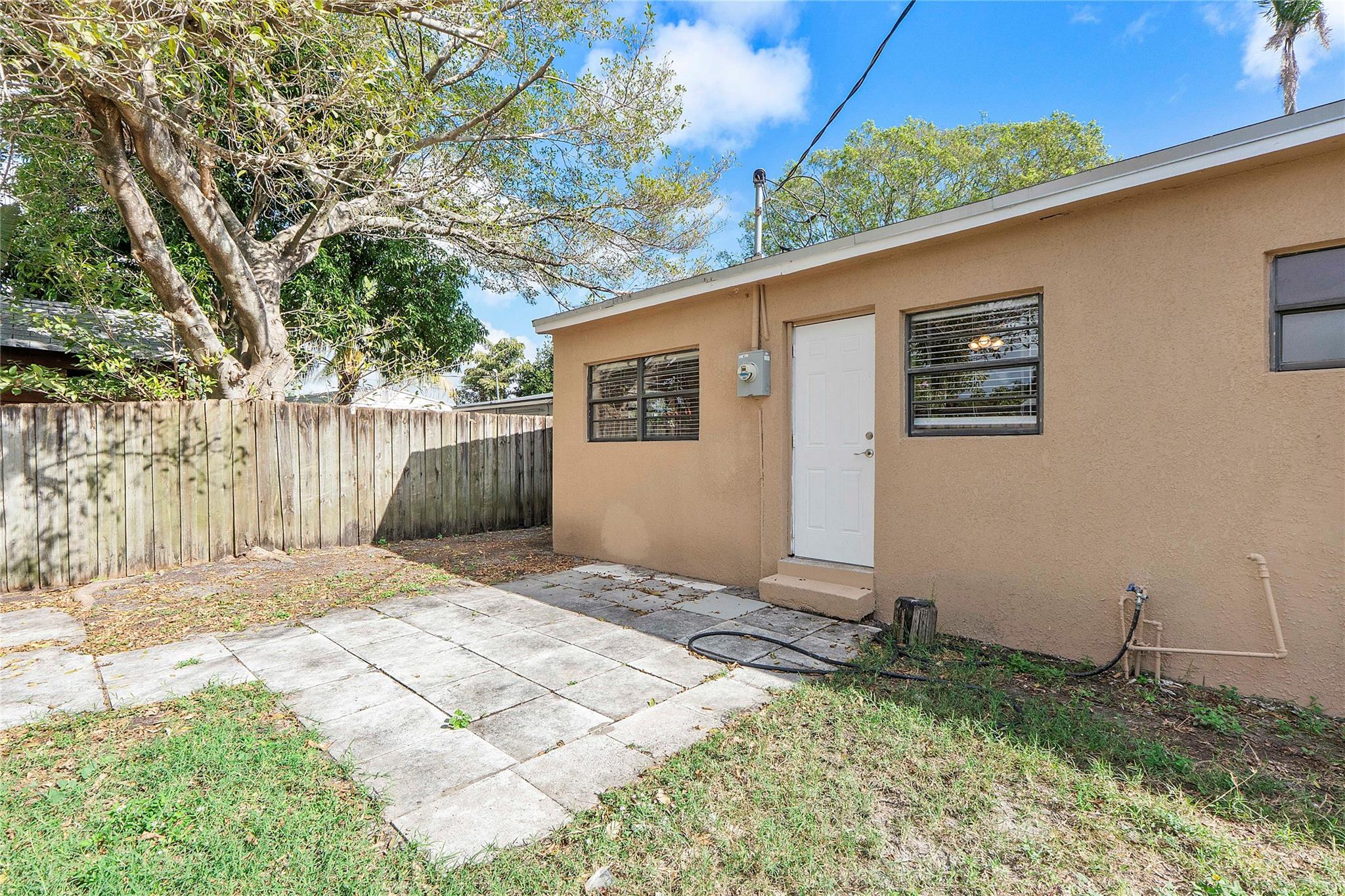 5249 NE 4th Ter Fort Lauderdale, FL 33334