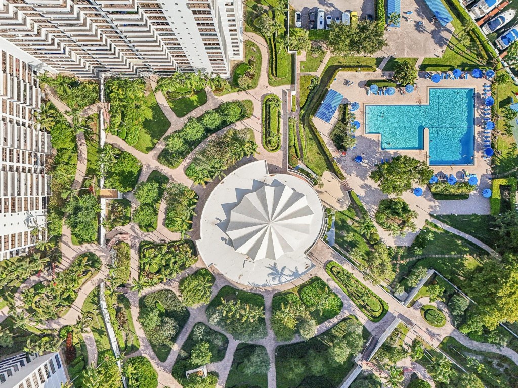 600 Three Iss Blvd #1106 Hallandale Beach, FL 33009