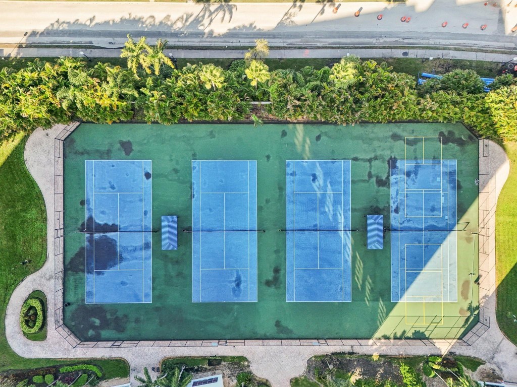 600 Three Iss Blvd #1106 Hallandale Beach, FL 33009